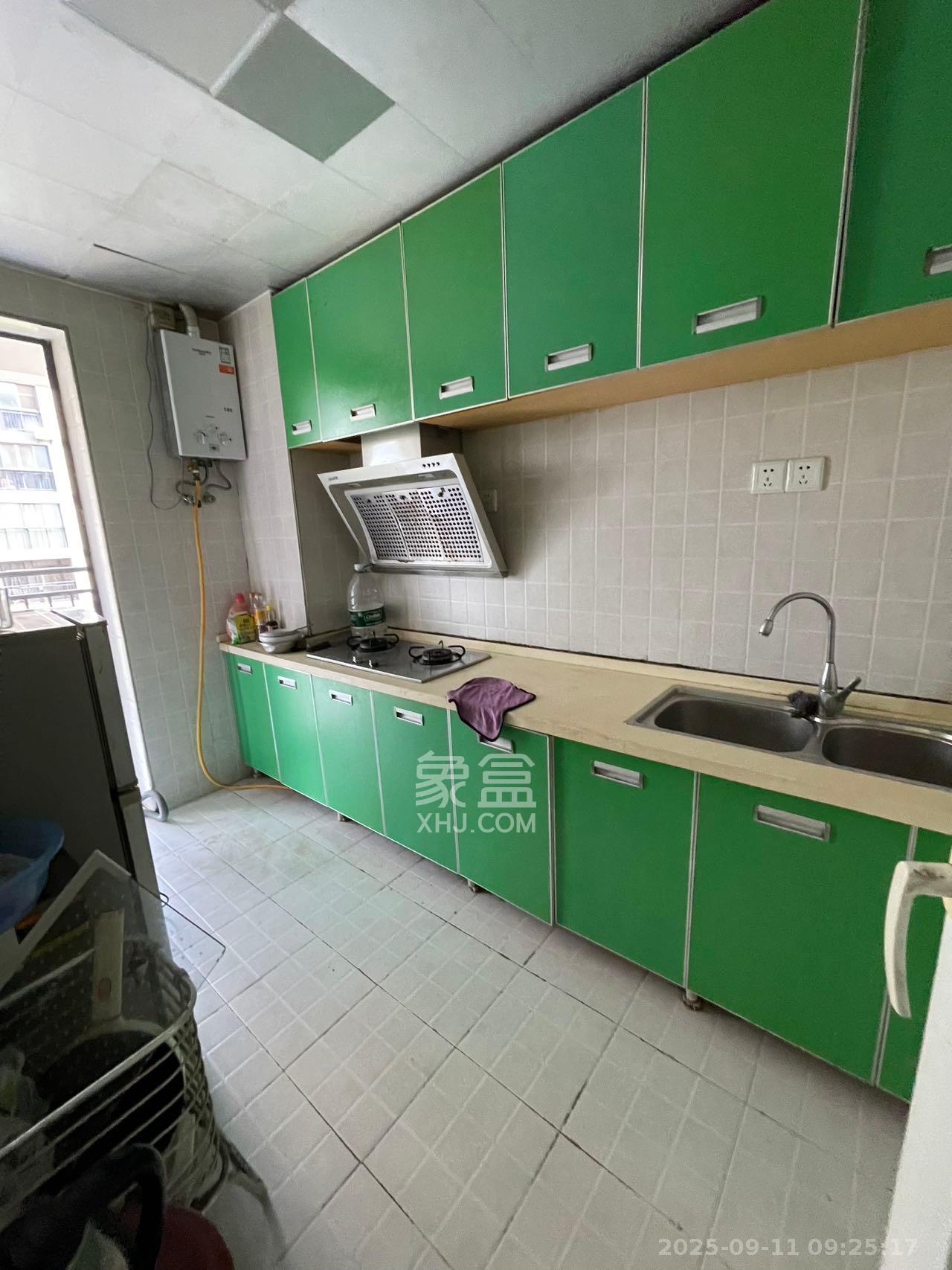 中信文化广场(中信新城二期) 3室2厅1卫 1700.0元/月 中信文化广场(中信新城二期) 3室2厅1卫 1700.0元/月室内图