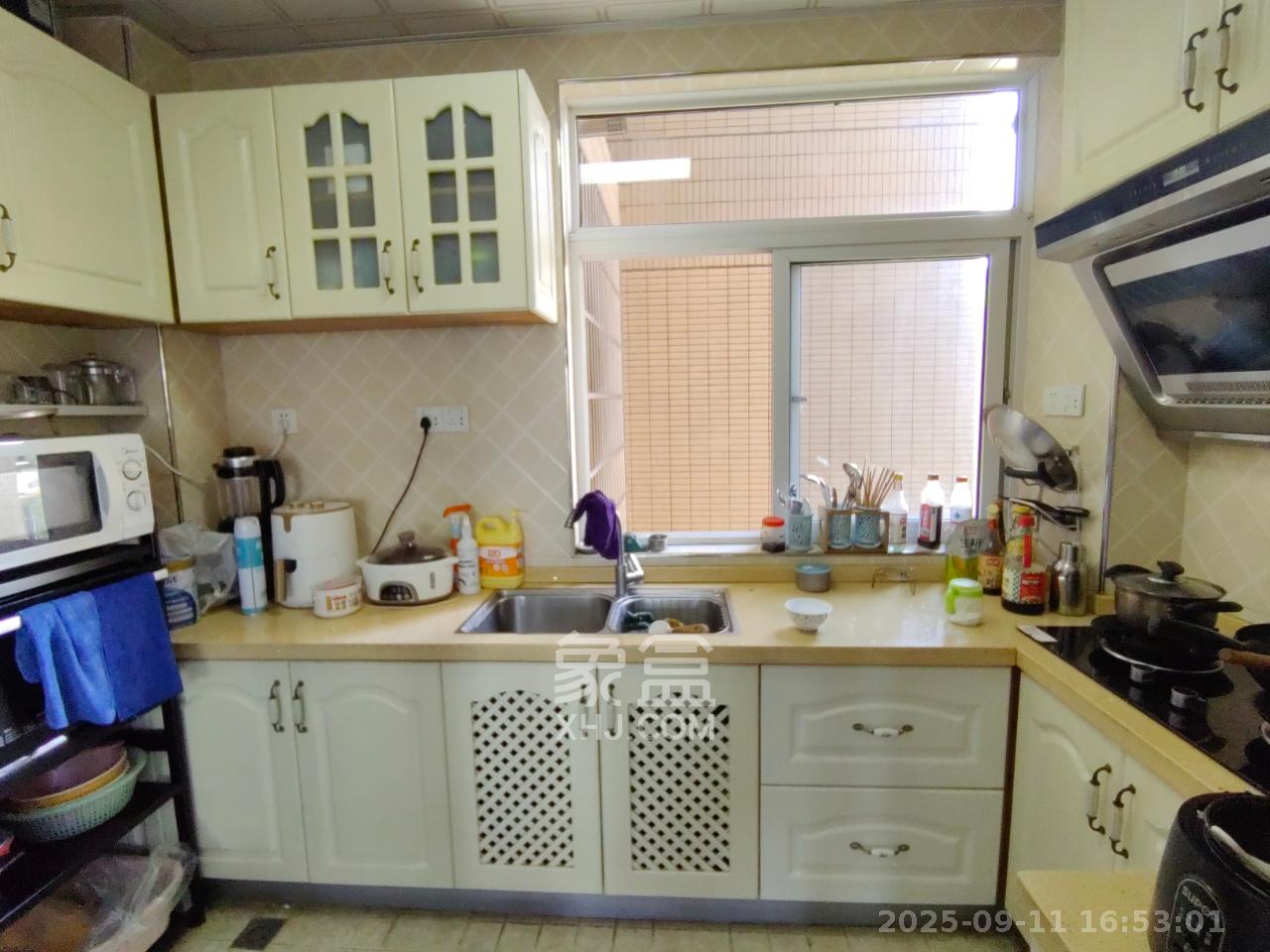 丰园城(鄱阳小区二期) 3室2厅2卫 2300.0元/月 丰园城(鄱阳小区二期) 3室2厅2卫 2300.0元/月室内图