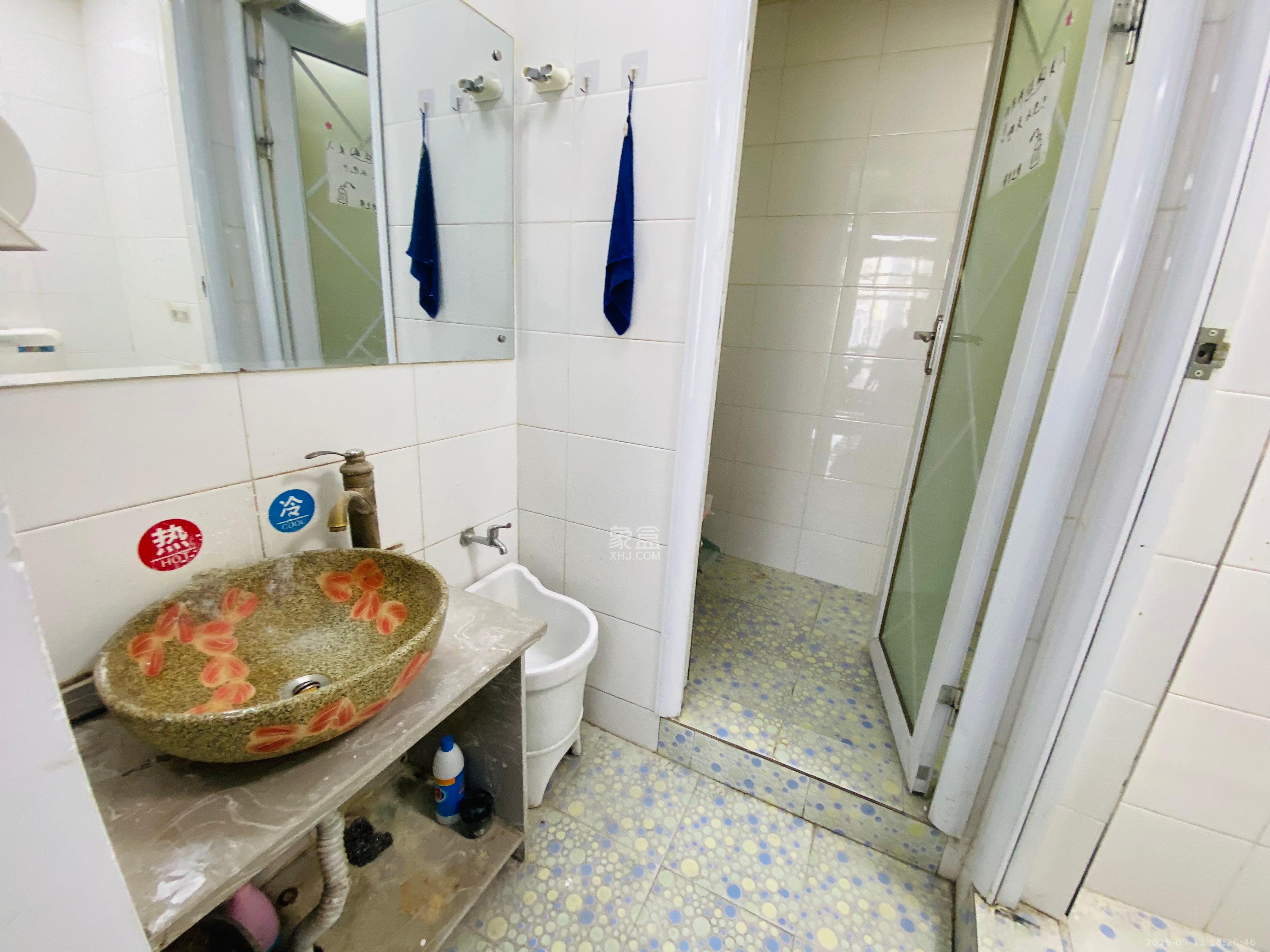 奥克斯广场  1室1厅1卫    8500.0元/月室内图