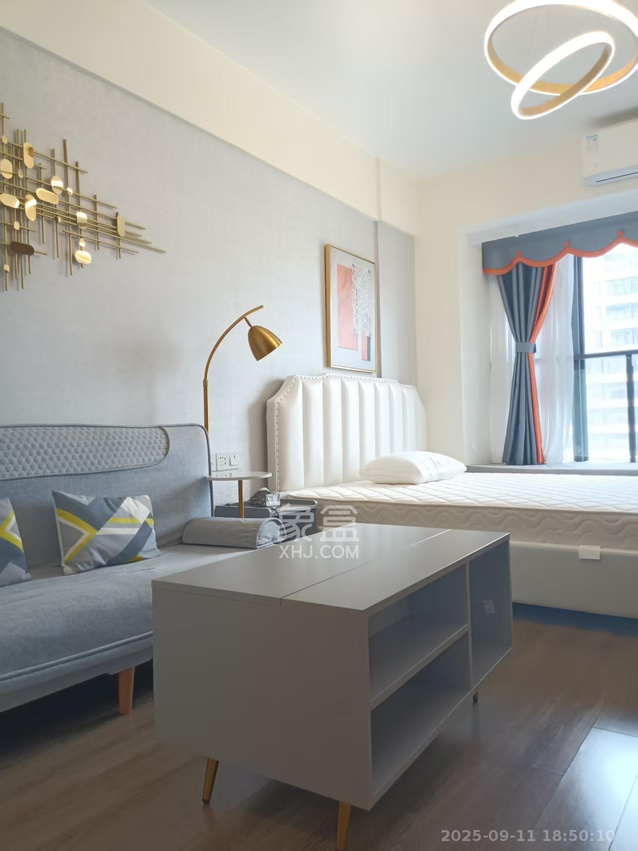 卓越浅水湾  1室1厅1卫    1600.0元/月室内图