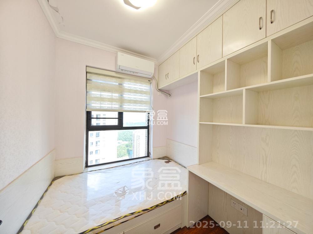 长房半岛蓝湾(观山月) 3室2厅1卫 2350.0元/月 长房半岛蓝湾(观山月) 3室2厅1卫 2350.0元/月室内图