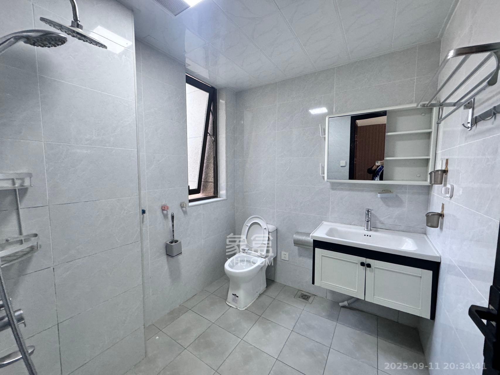 明昇壹城(明昇时代广场)二期 3室2厅2卫 3000.0元/月 明昇壹城(明昇时代广场)二期 3室2厅2卫 3000.0元/月室内图