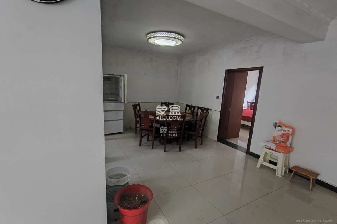 骑龙安置小区 3室1厅1卫 2000.00元/月 骑龙安置小区 3室1厅1卫 2000.00元/月室内图