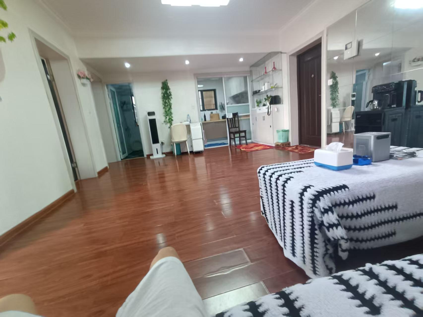 M国际  1室1厅1卫    1300.0元/月