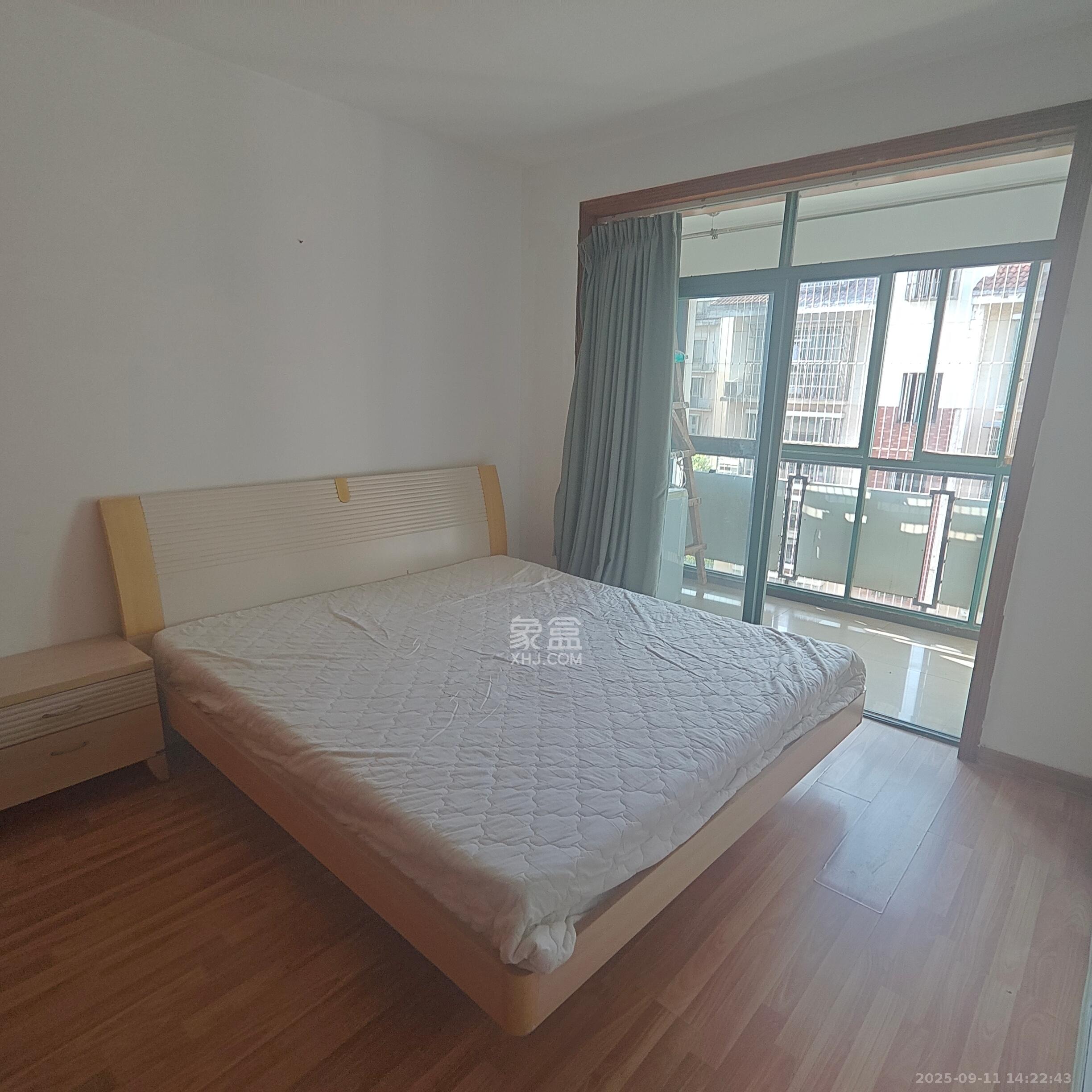 东方新城  3室1厅1卫    2299.0元/月 东方新城  3室1厅1卫    2299.0元/月室内图