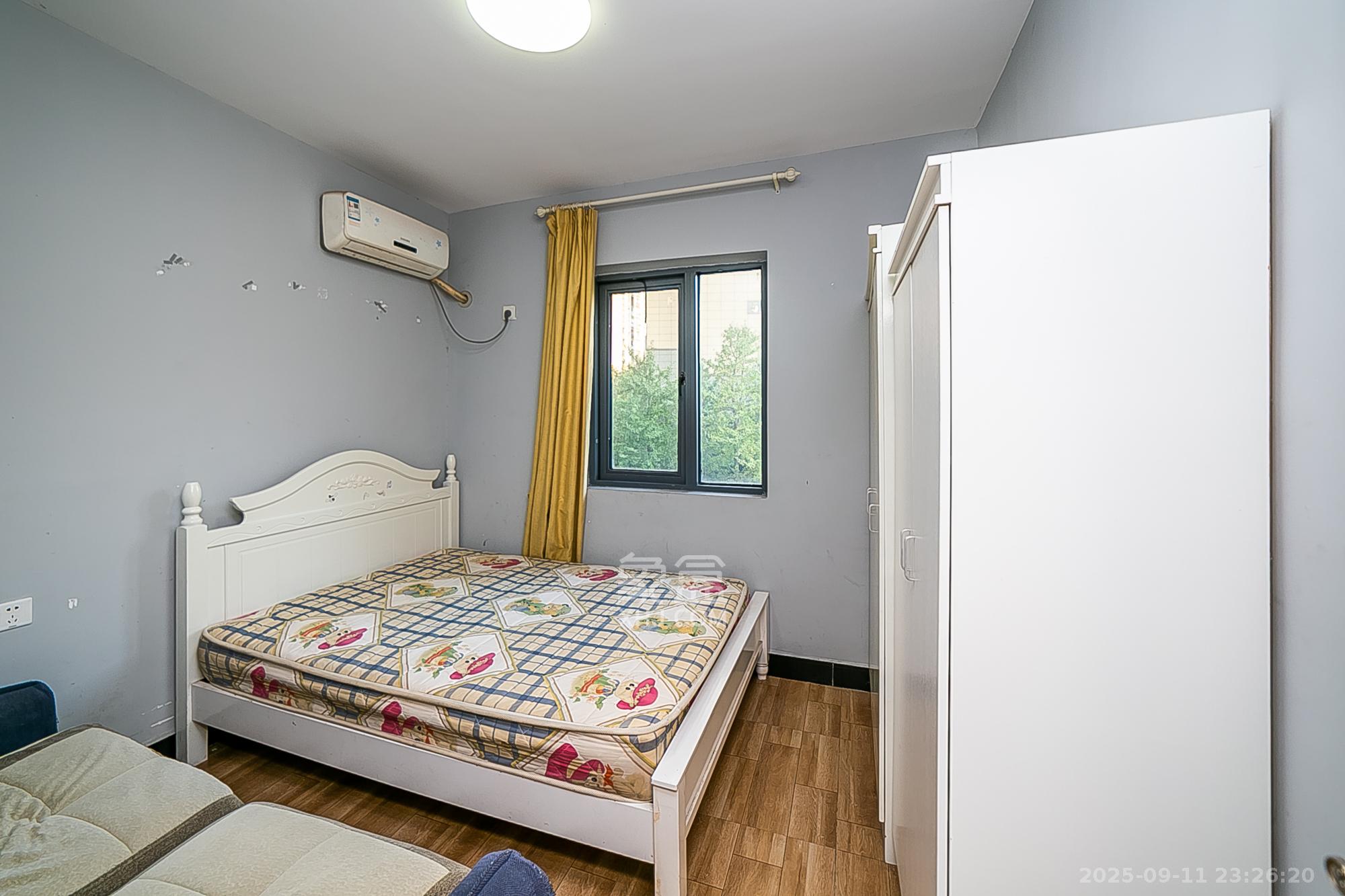 荣盛花语书苑  3室2厅2卫    77.8万卧室