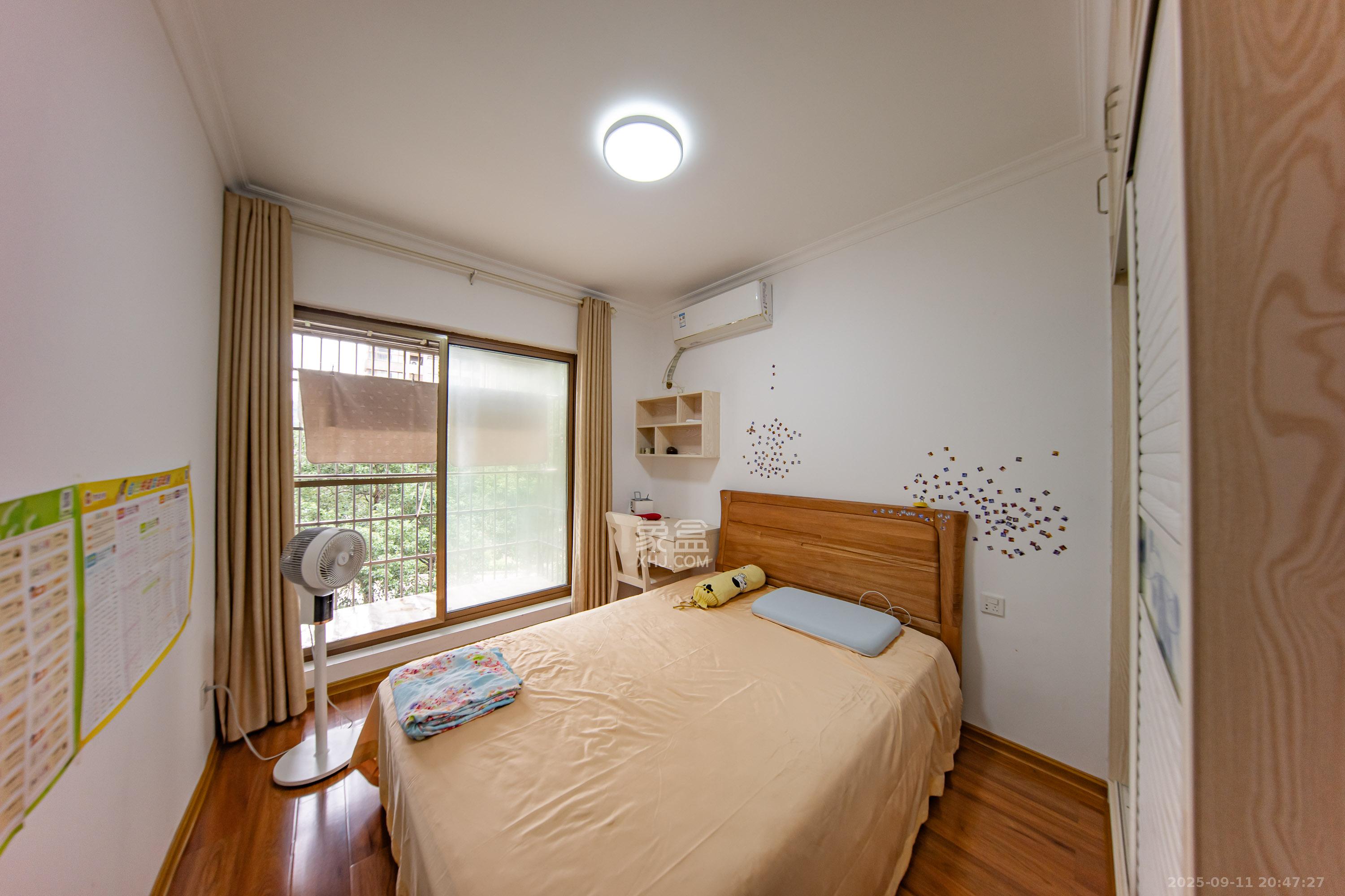 锑都家园  3室2厅2卫    67.0万卧室