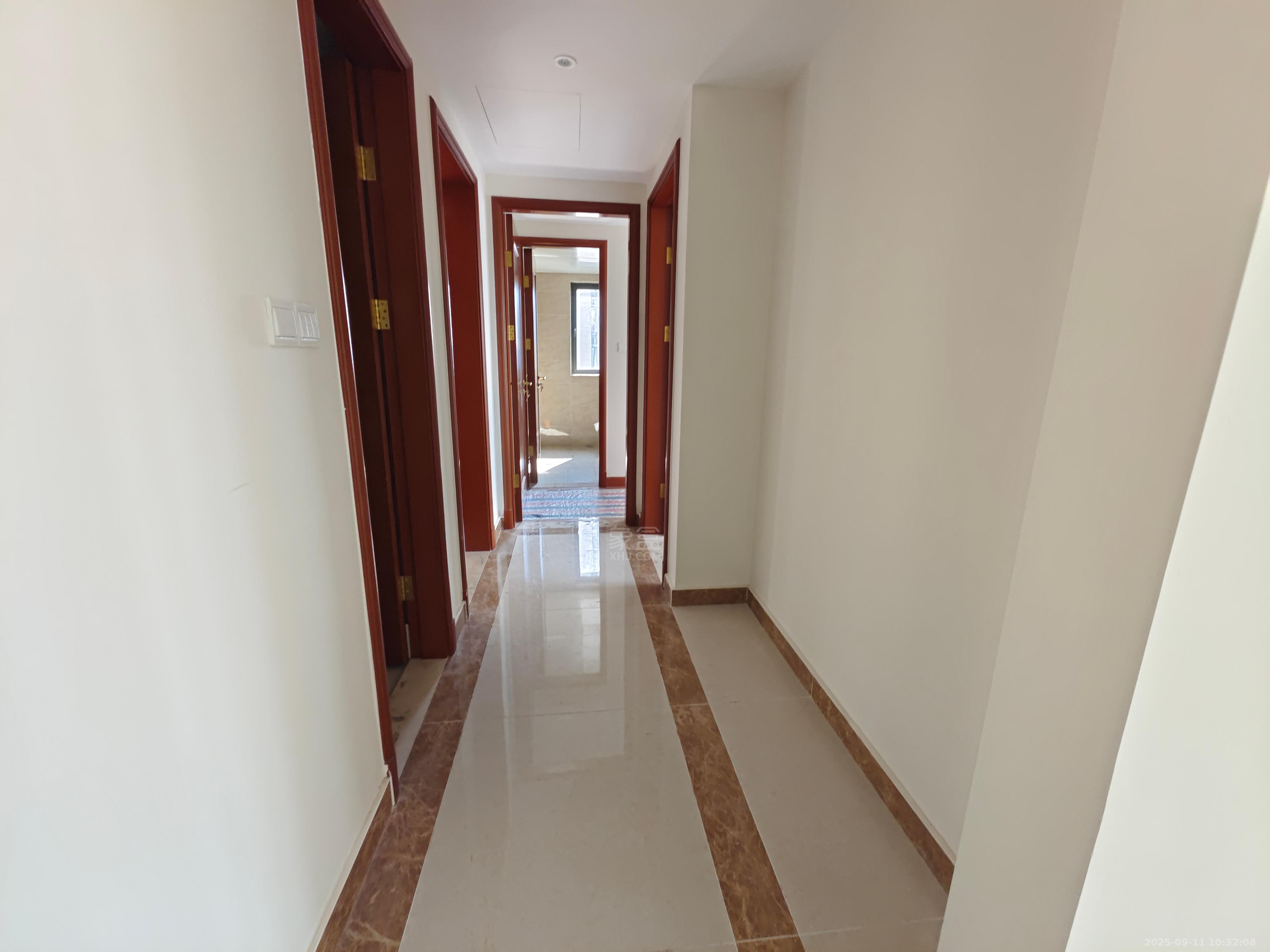 恒大华府 3室2厅2卫 1800.0元/月 恒大华府 3室2厅2卫 1800.0元/月室内图