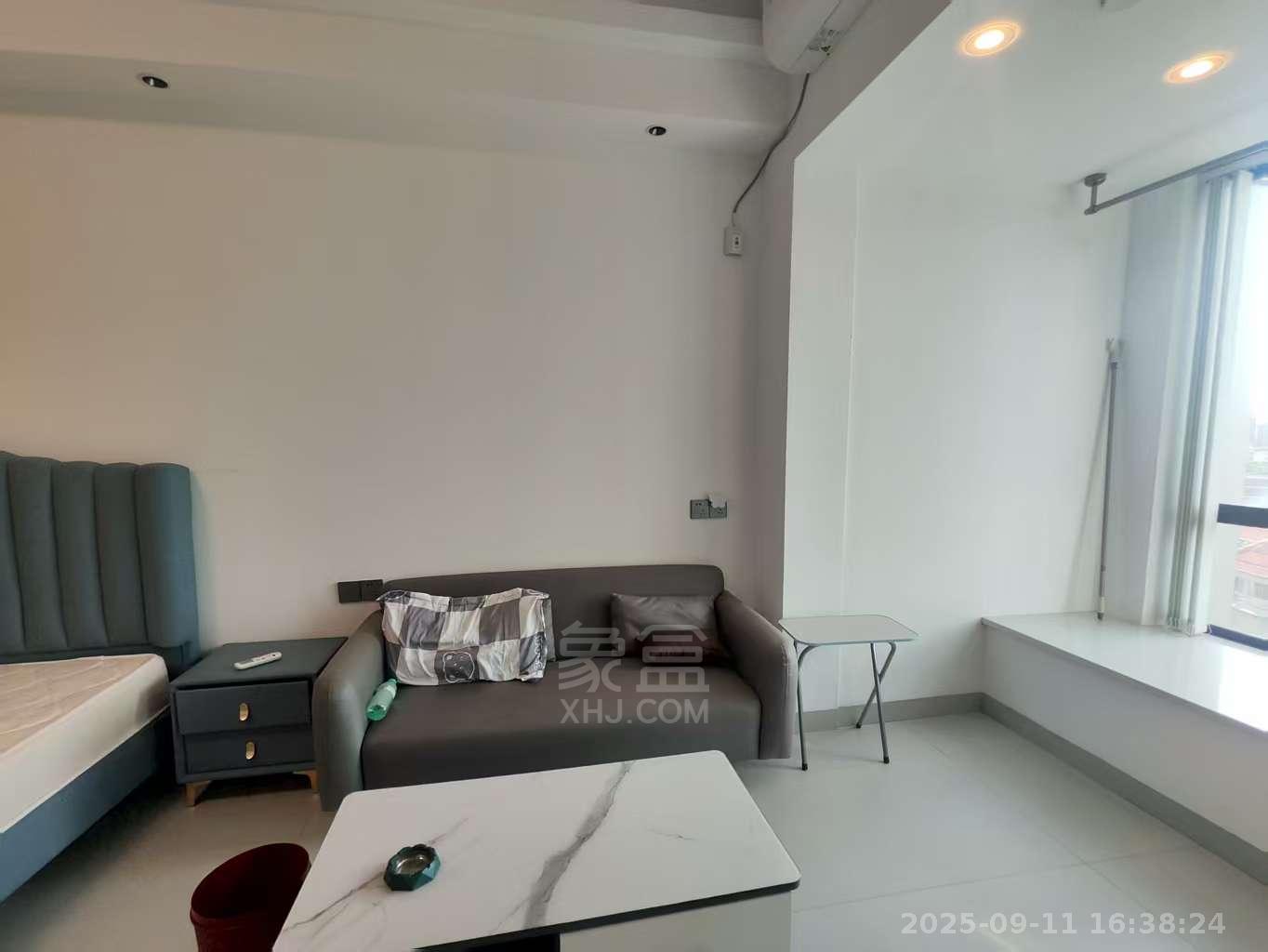 白鹤公馆 1室1厅1卫 1600.0元/月 白鹤公馆 1室1厅1卫 1600.0元/月室内图