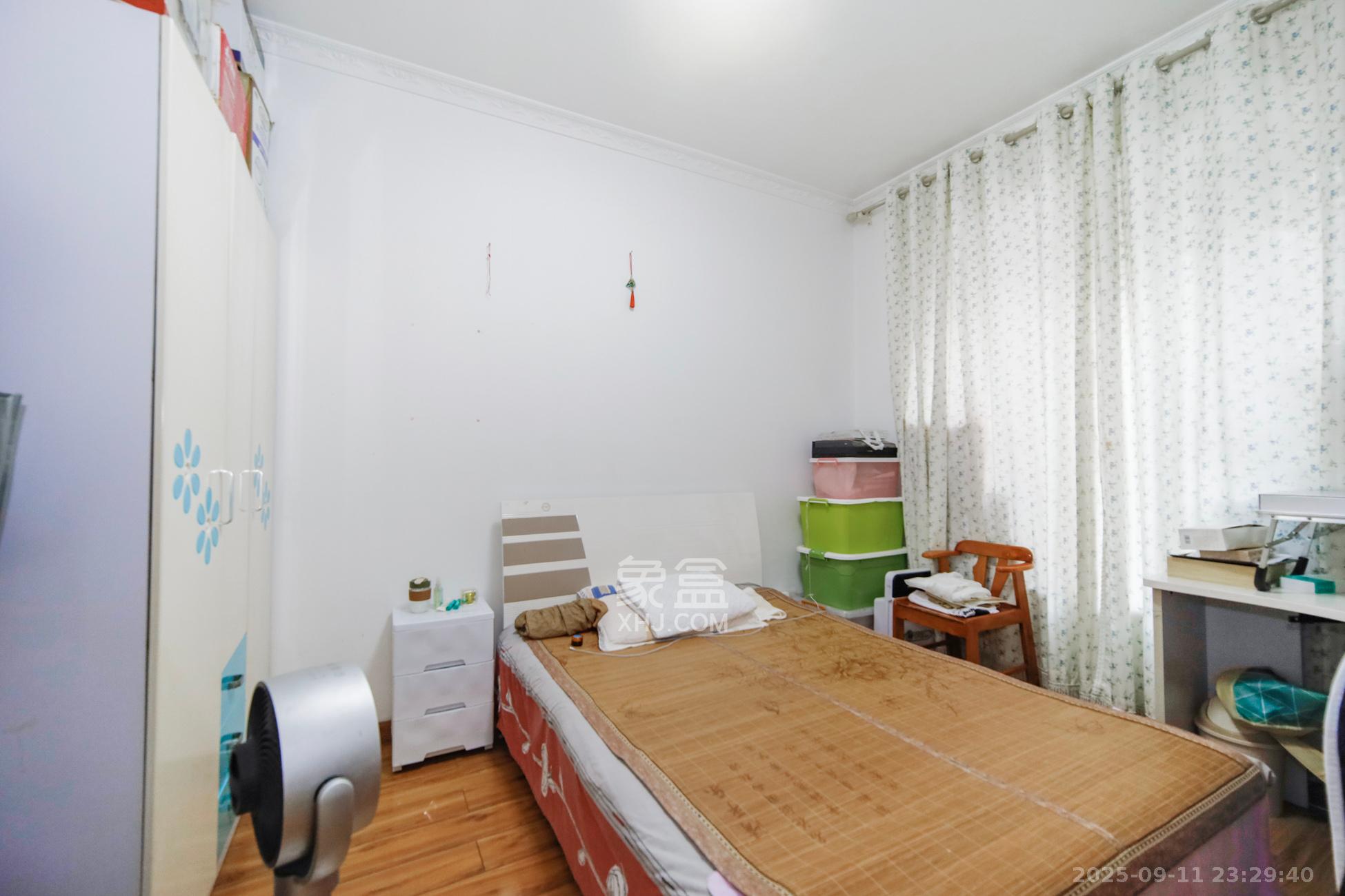 中建桂苑  3室2厅2卫   79.80万卧室