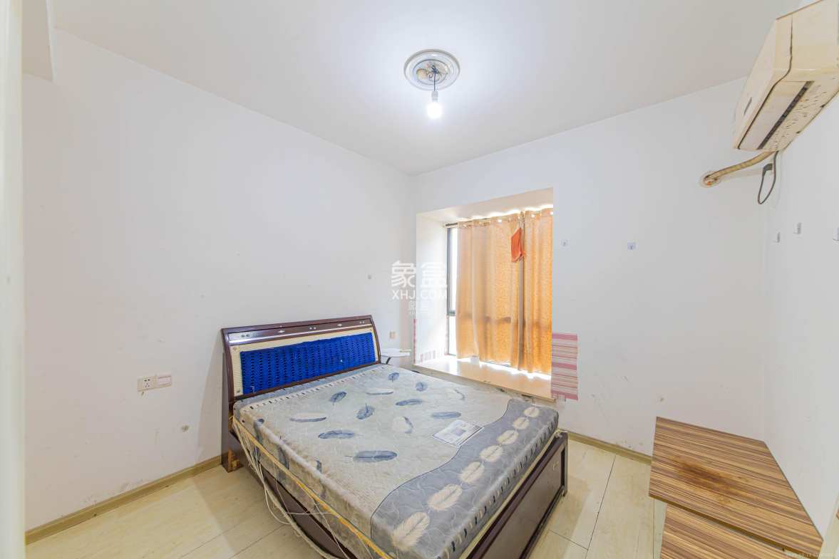 中信城市广场(中信新城一期)  1室2厅1卫    66.0万 中信城市广场(中信新城一期)  1室2厅1卫    66.0万卧室