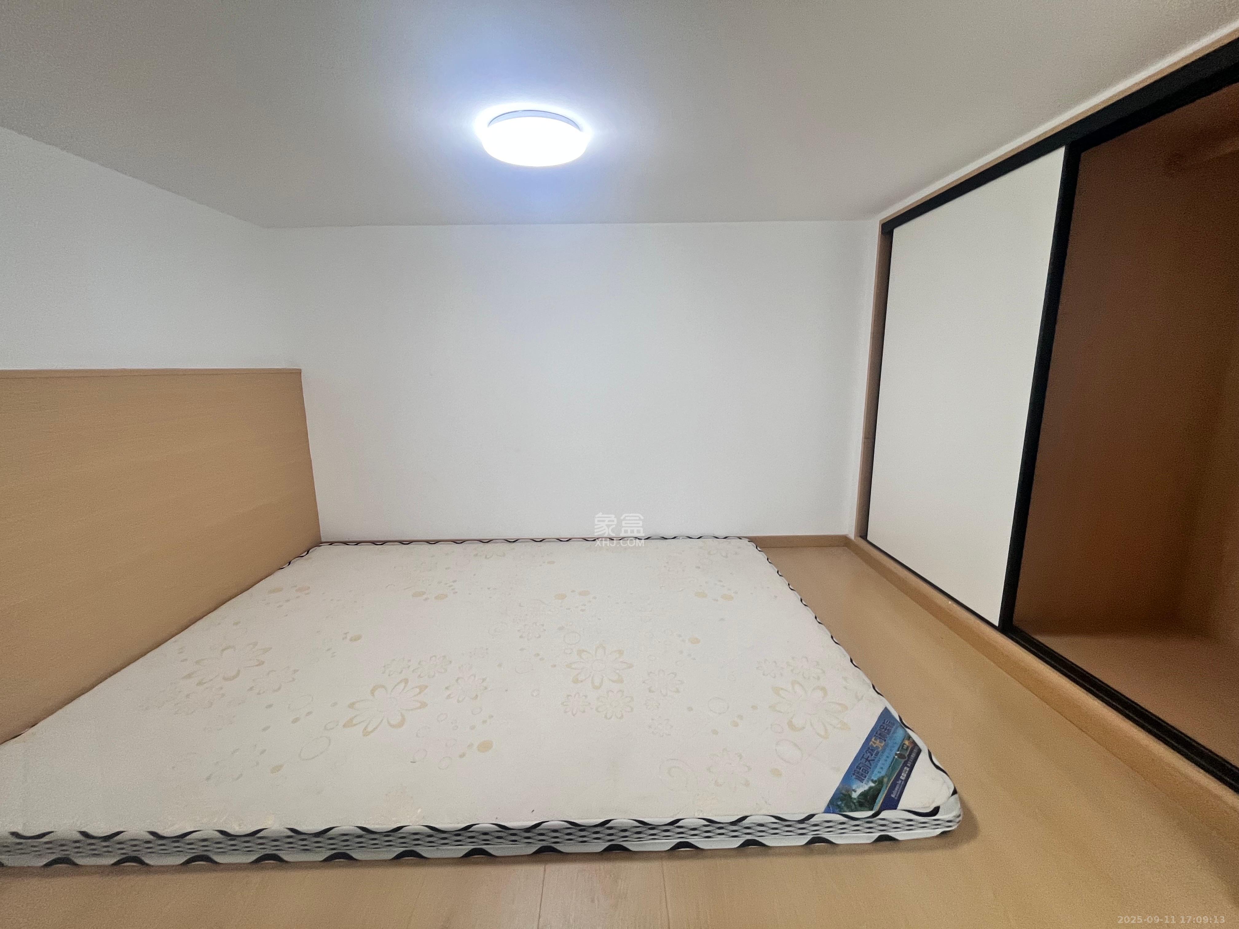 越秀悦湖台  2室2厅1卫   2900.00元/月室内图