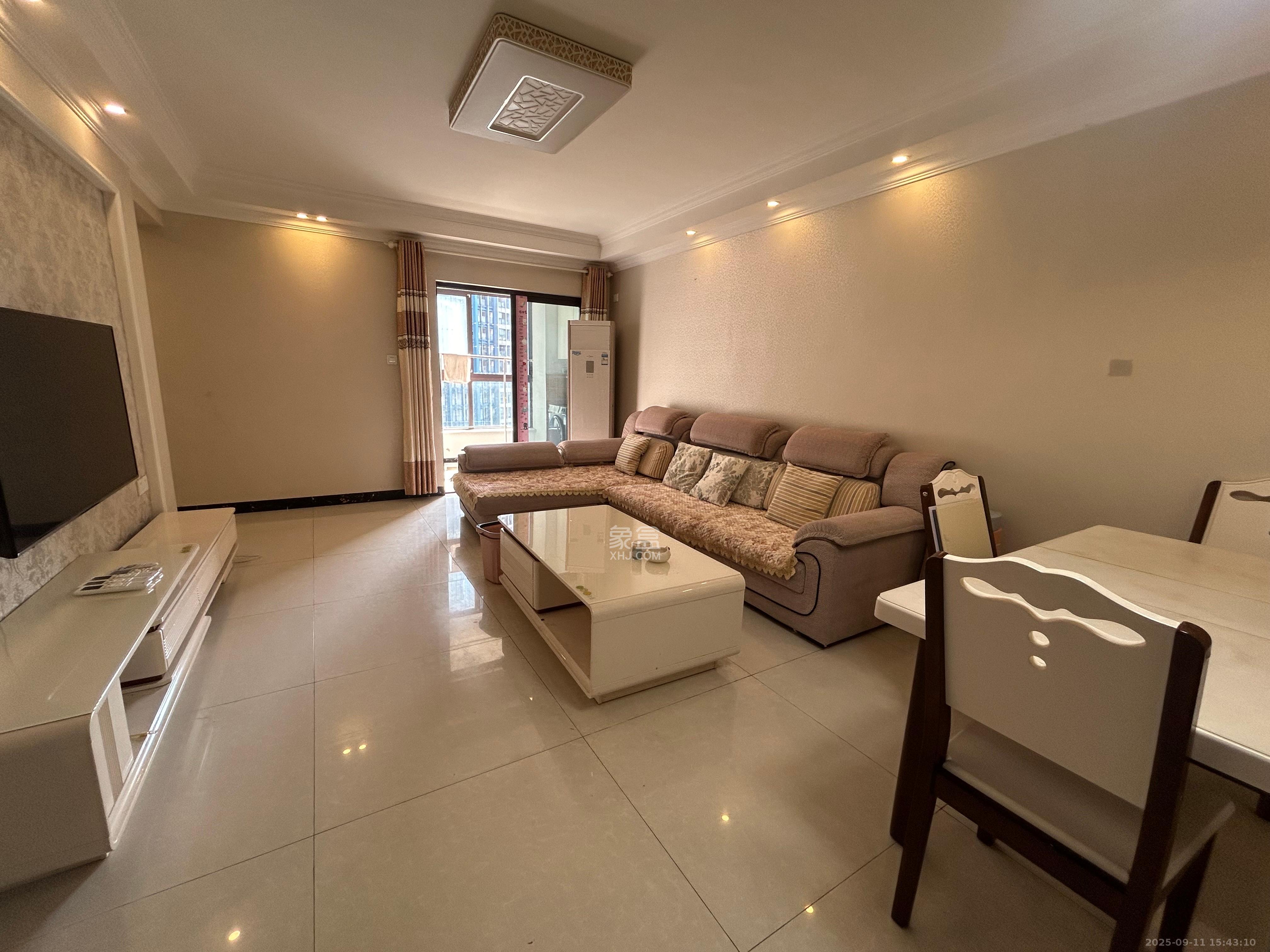 绿地中央广场 3室2厅1卫 3200.0元/月 绿地中央广场 3室2厅1卫 3200.0元/月室内图