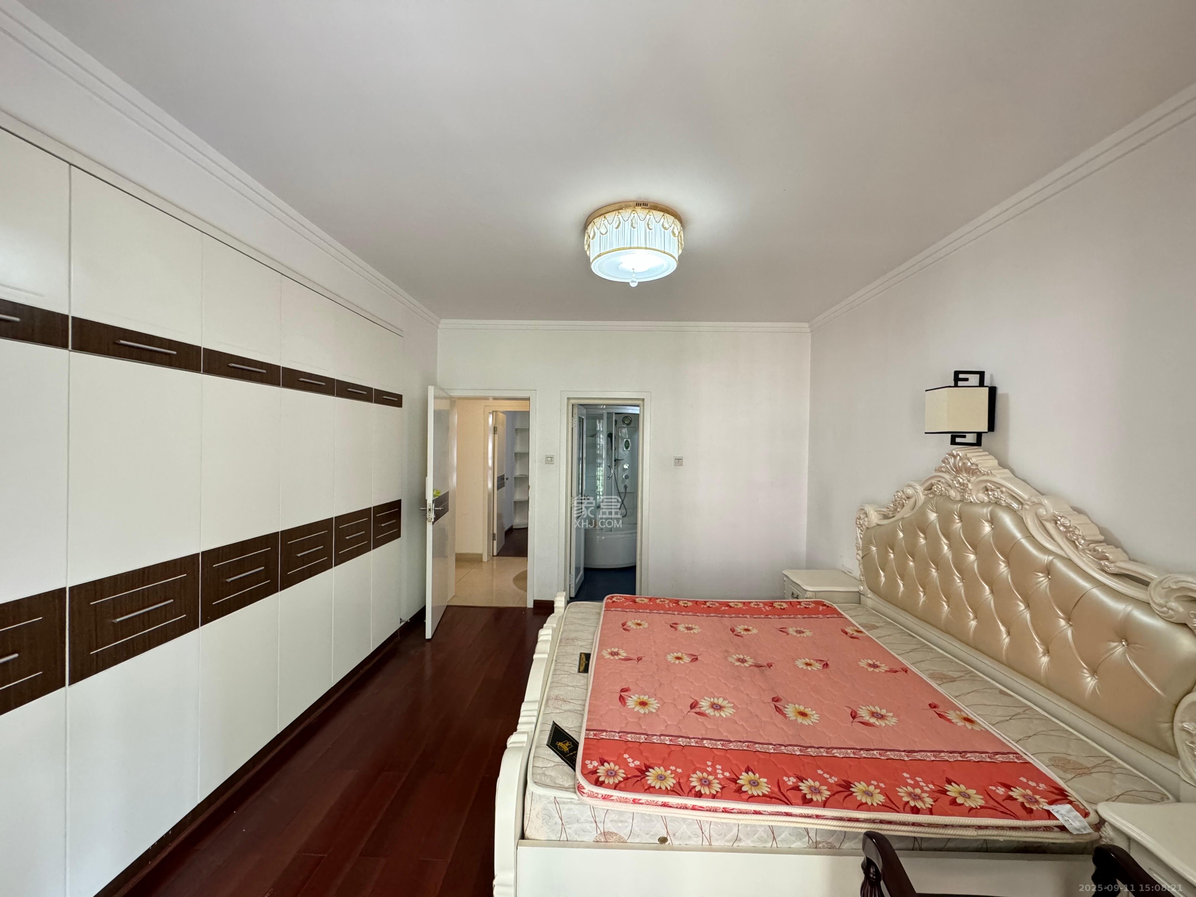 四季阳光花城 4室2厅2卫 4500.0元/月 四季阳光花城 4室2厅2卫 4500.0元/月室内图