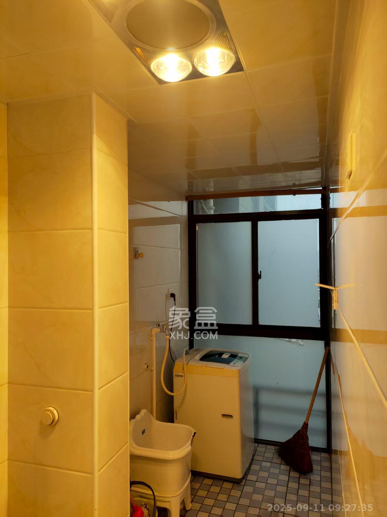 百纳广场(百纳公寓) 2室2厅1卫 2500.0元/月 百纳广场(百纳公寓) 2室2厅1卫 2500.0元/月室内图