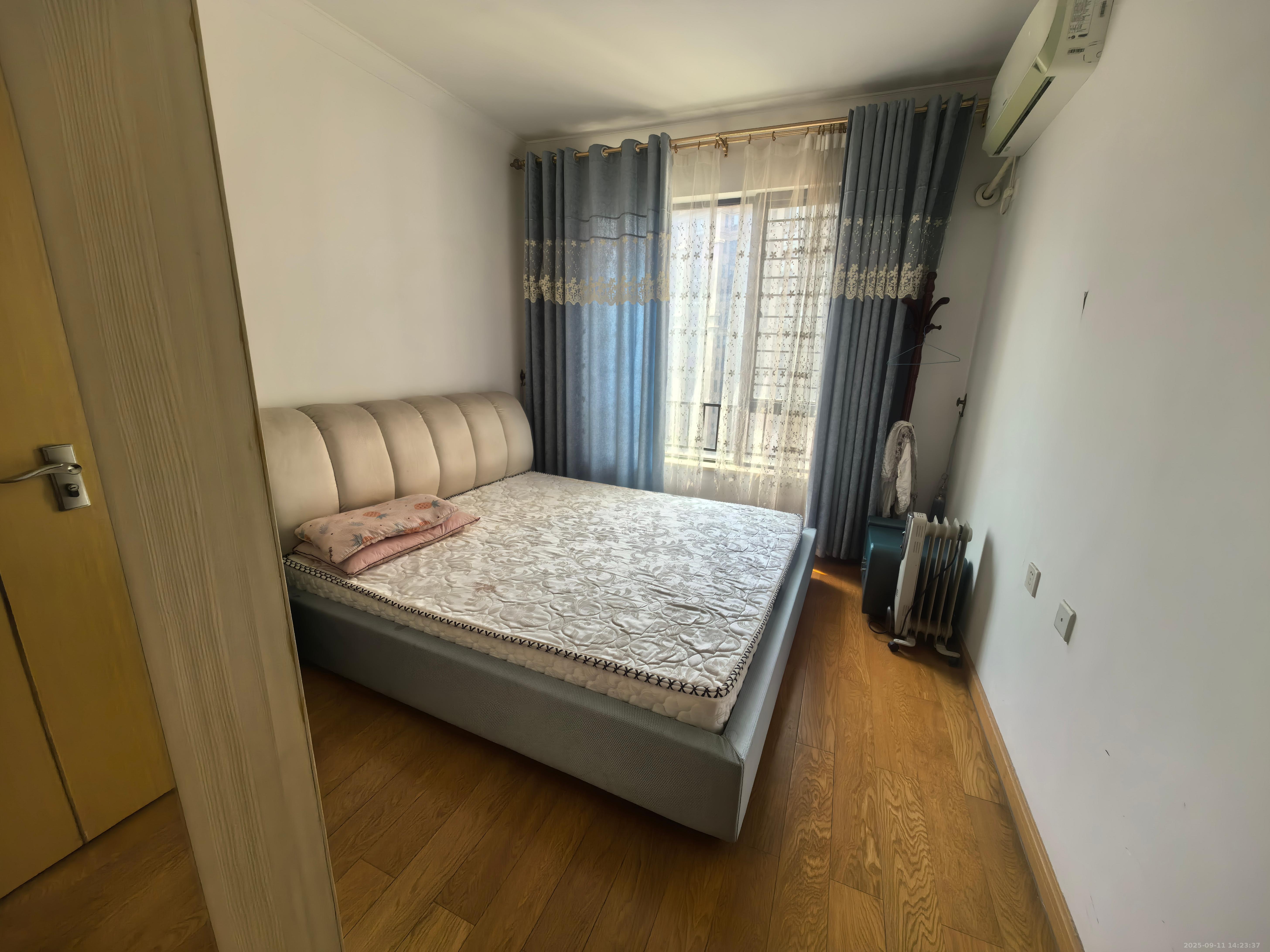 中海国际四期  2室2厅1卫    2000.0元/月室内图