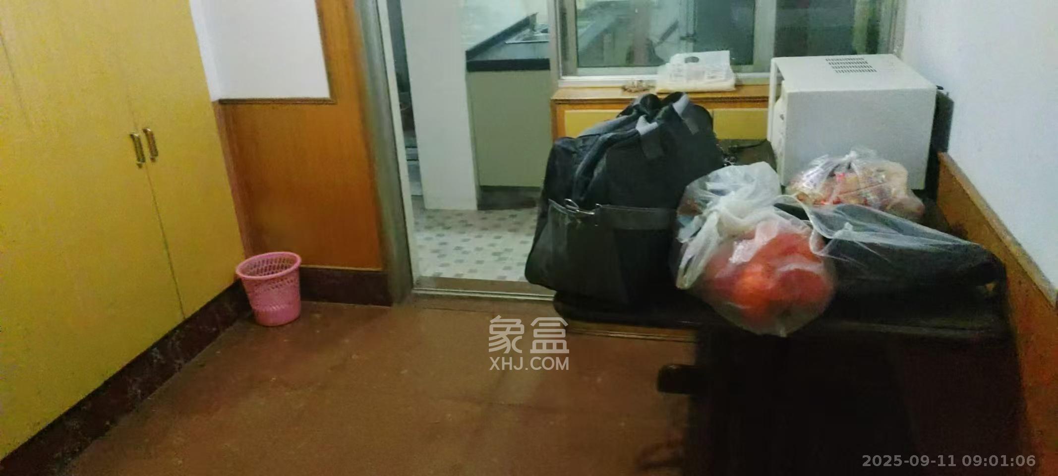 路桥宿舍  2室1厅1卫    1200.0元/月室内图