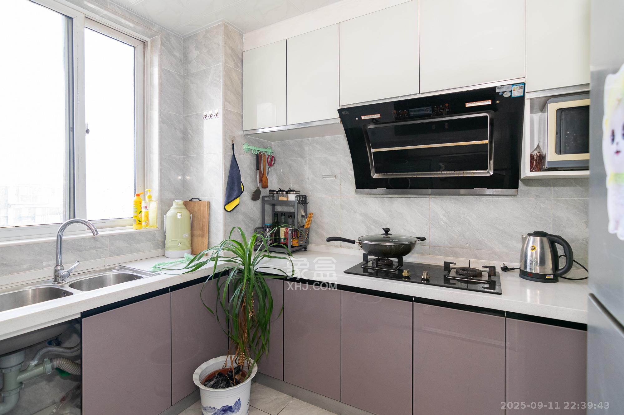 新华联梦想城  4室2厅2卫    98.0万 新华联梦想城  4室2厅2卫    98.0万厨房