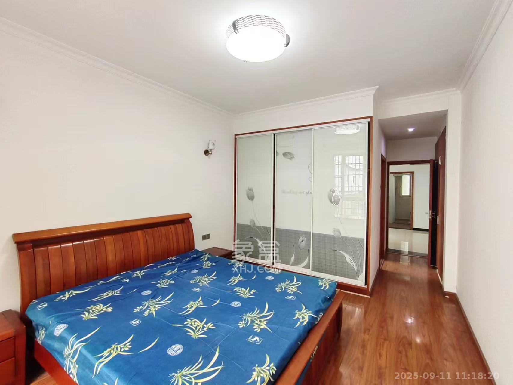 警备区西院  3室2厅2卫    3200.0元/月室内图