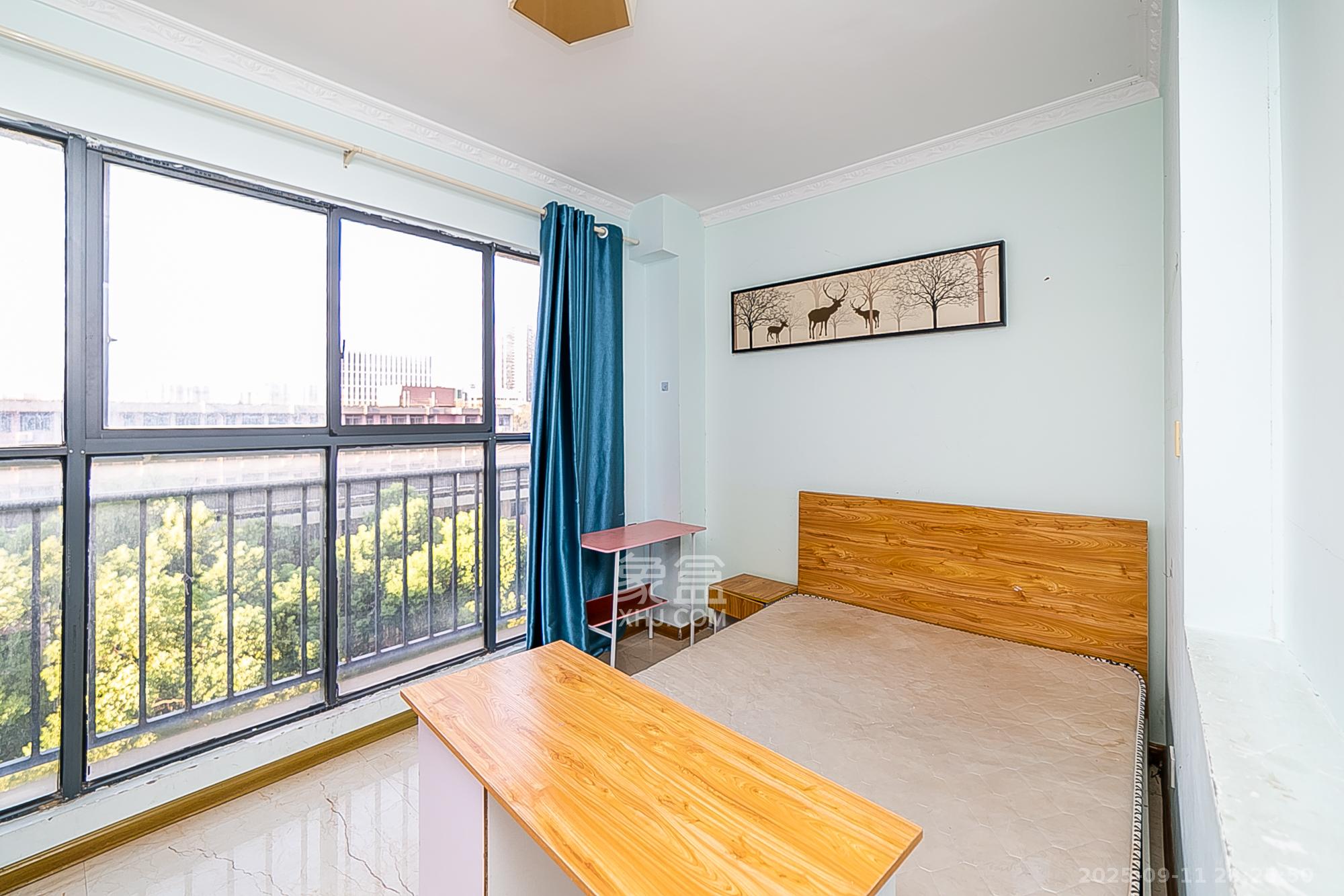 荣盛花语书苑  3室2厅2卫    97.0万卧室