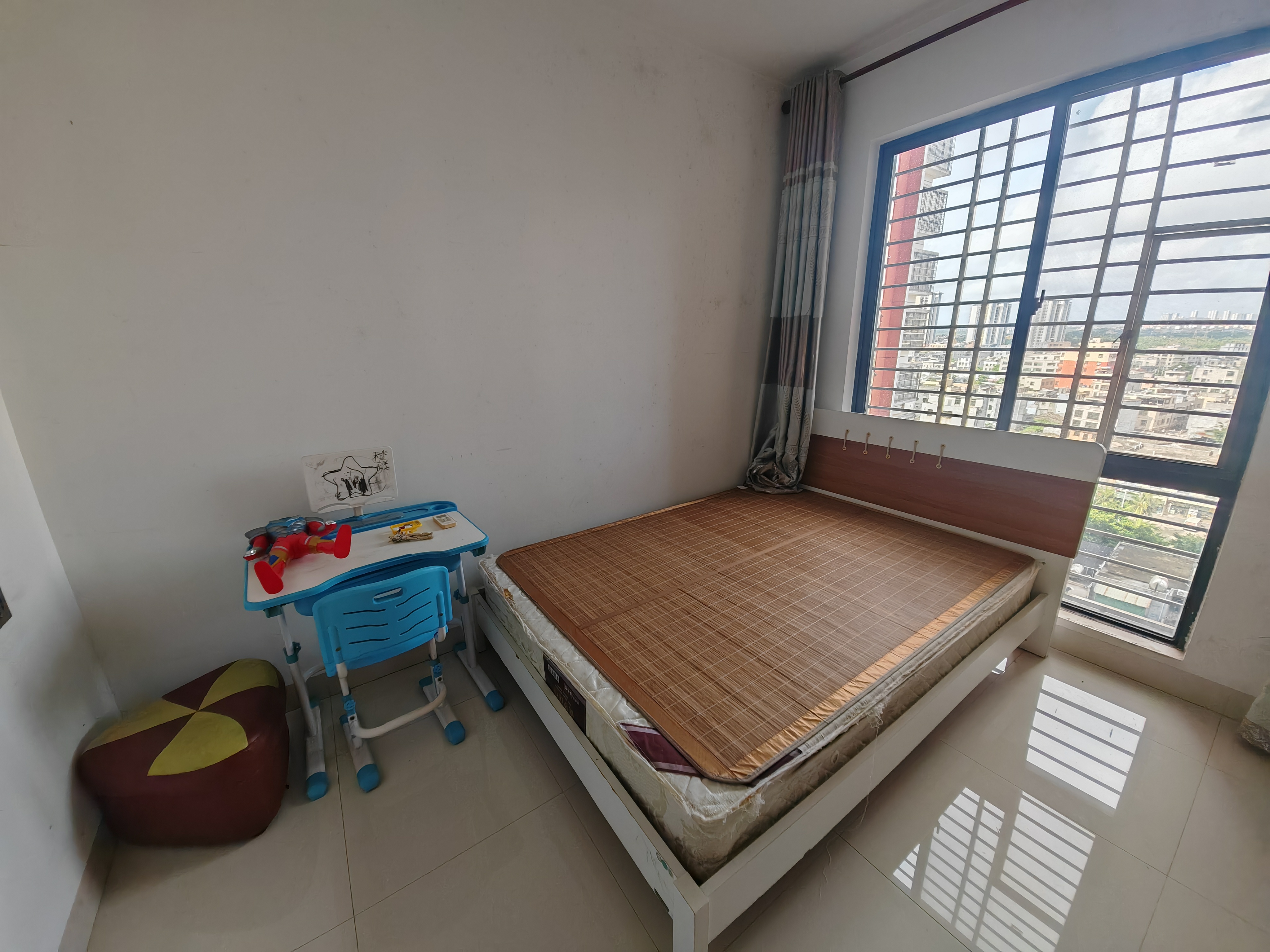 润江财苑 3室2厅2卫 2700.0元/月 润江财苑 3室2厅2卫 2700.0元/月室内图