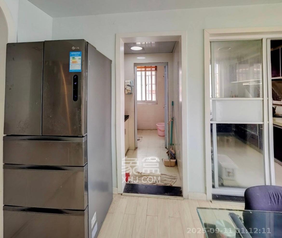 梅苑家园 5室2厅2卫 1800.0元/月 梅苑家园 5室2厅2卫 1800.0元/月室内图