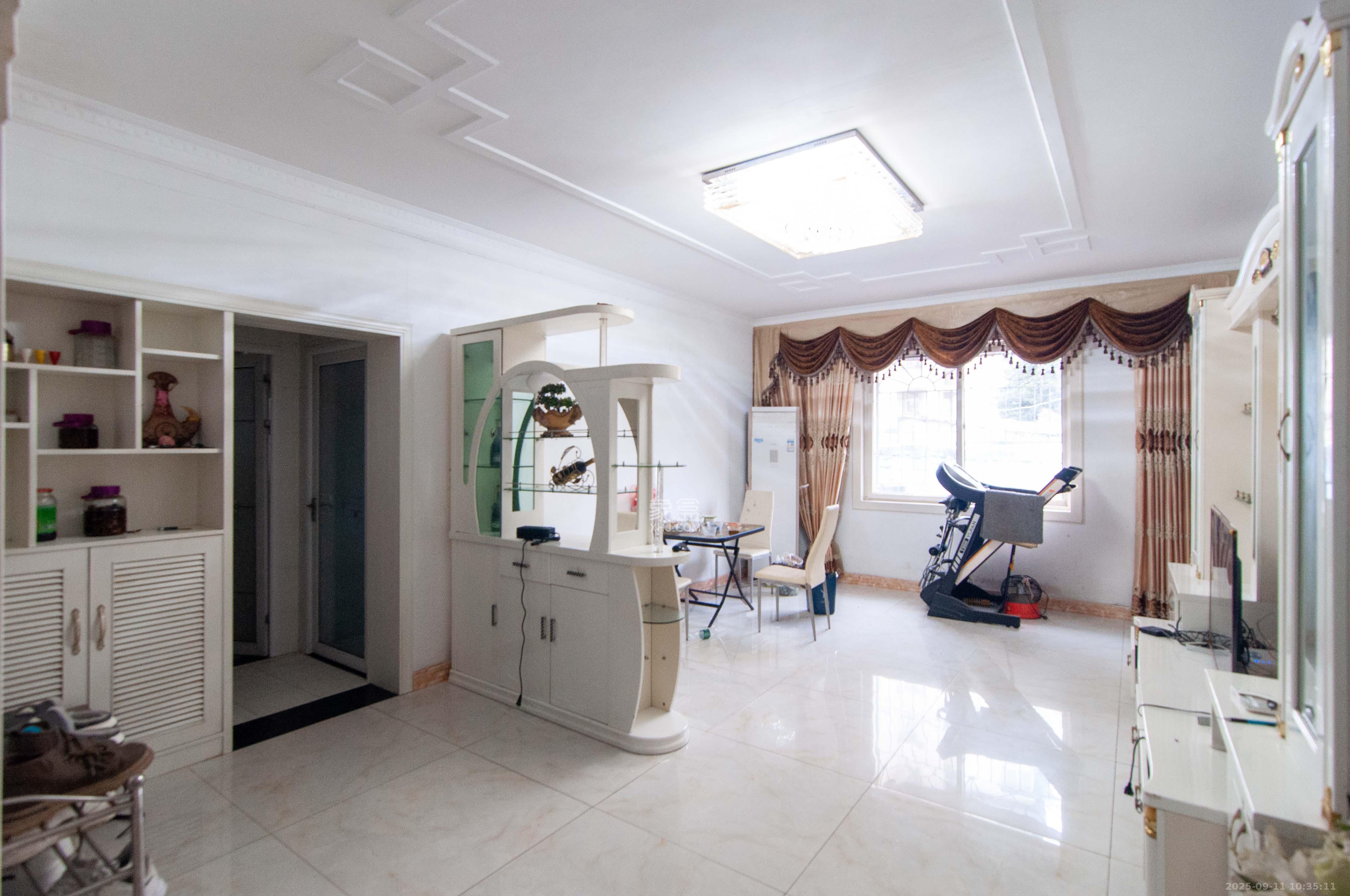 航天大院  3室2厅1卫    92.0万 航天大院  3室2厅1卫    92.0万客厅