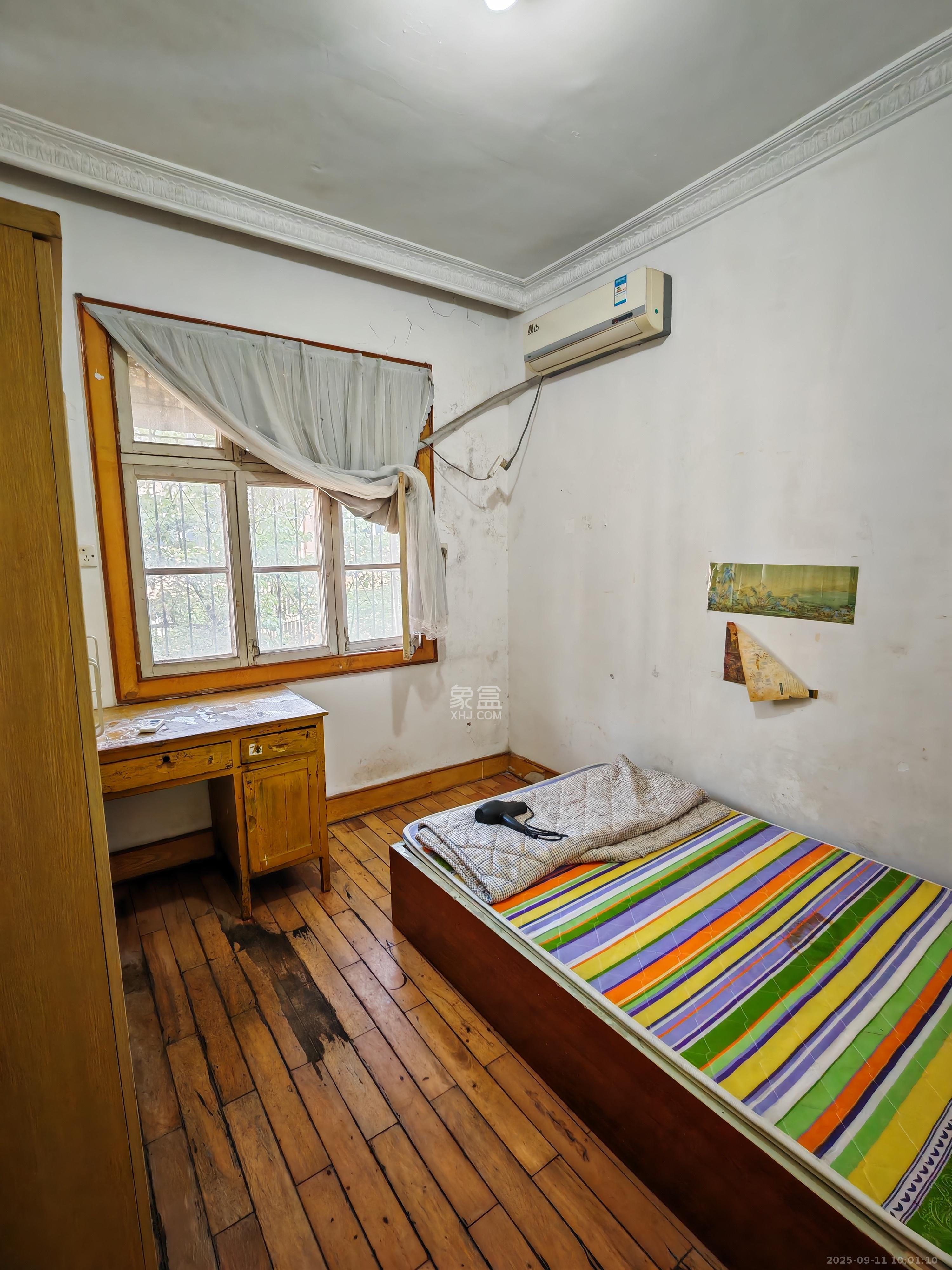 梅岭村 3室1厅1卫 1600.0元/月 梅岭村 3室1厅1卫 1600.0元/月室内图