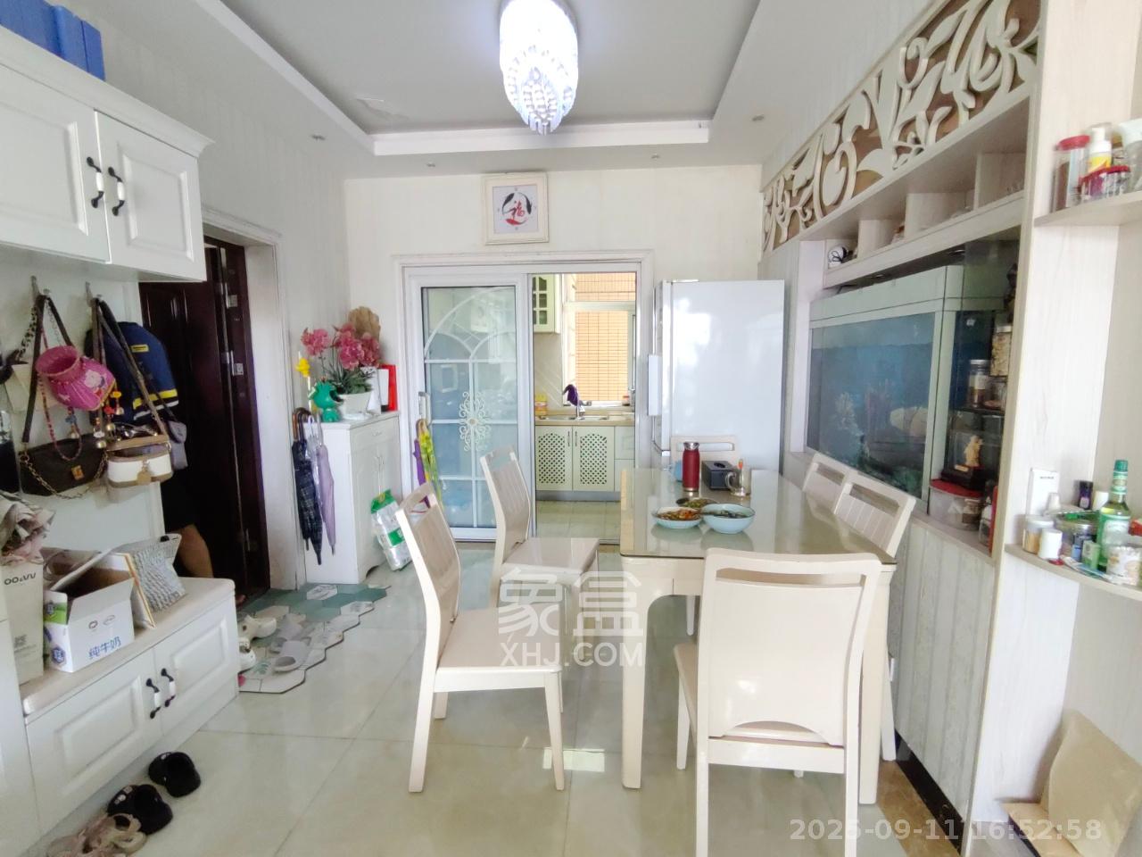 丰园城(鄱阳小区二期) 3室2厅2卫 2300.0元/月 丰园城(鄱阳小区二期) 3室2厅2卫 2300.0元/月室内图