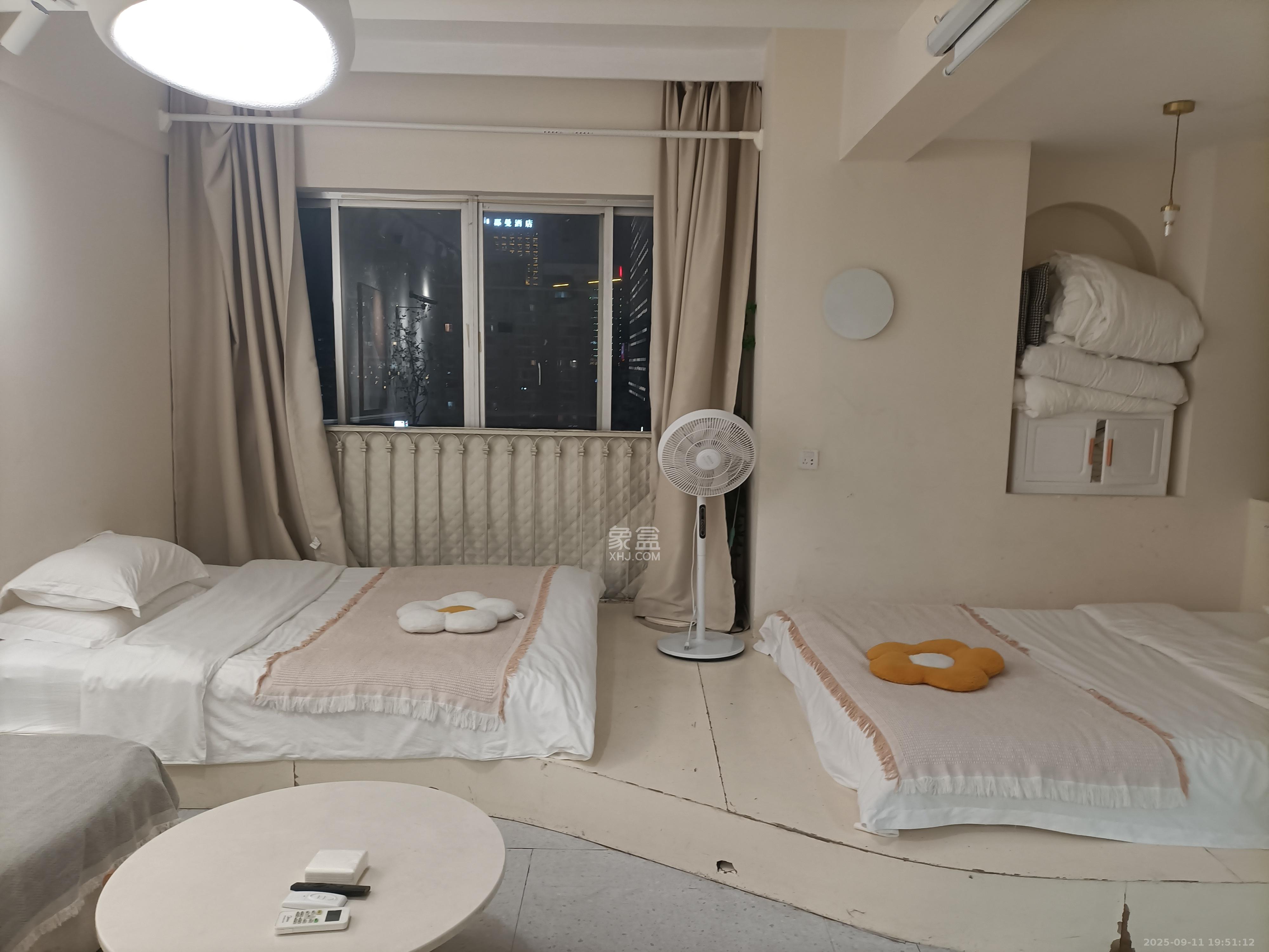 鸿盛大厦  1室1厅1卫    2000.0元/月 鸿盛大厦  1室1厅1卫    2000.0元/月室内图1