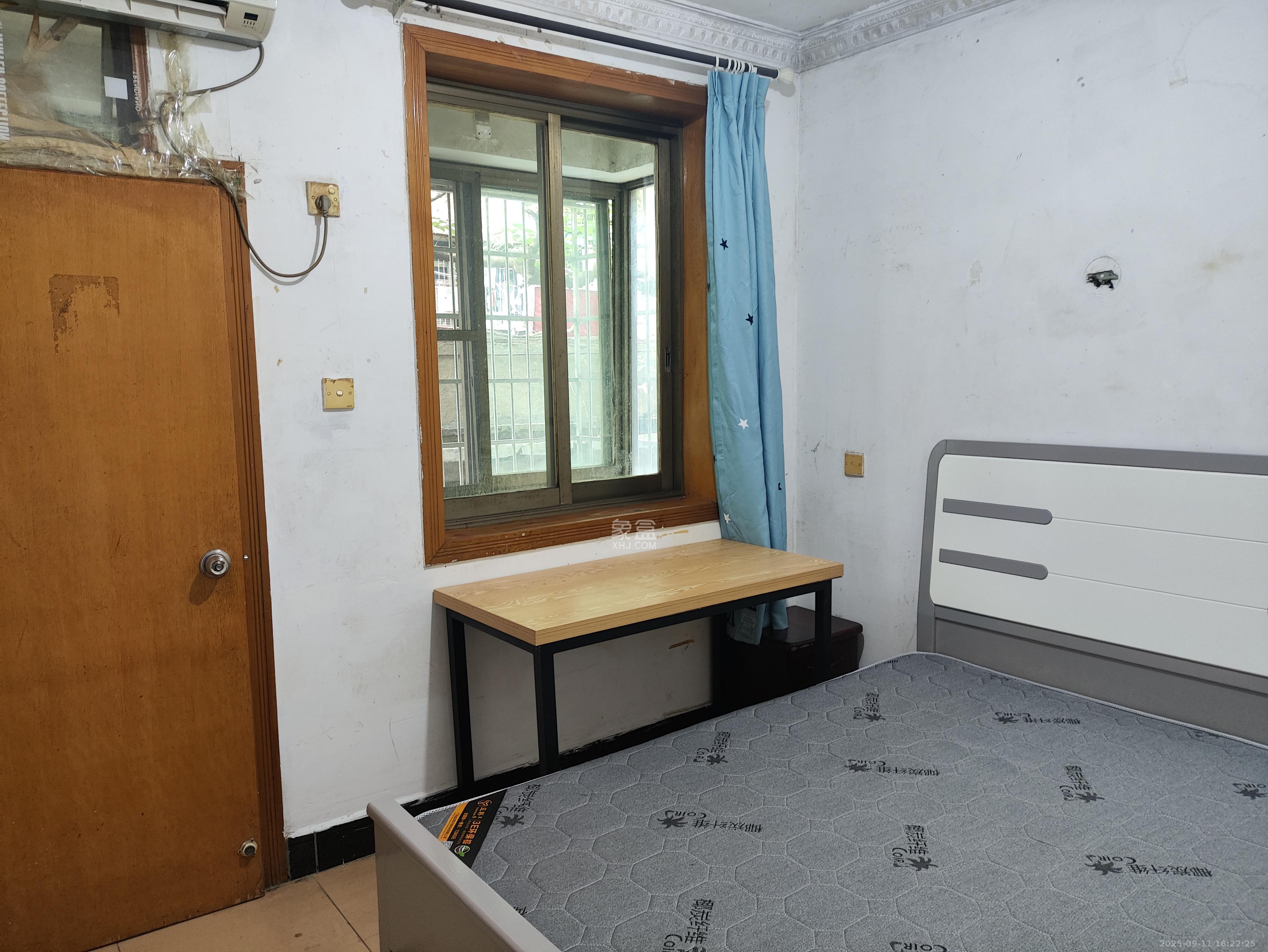 桐荫里社区  1室1厅1卫    1100.0元/月 桐荫里社区  1室1厅1卫    1100.0元/月