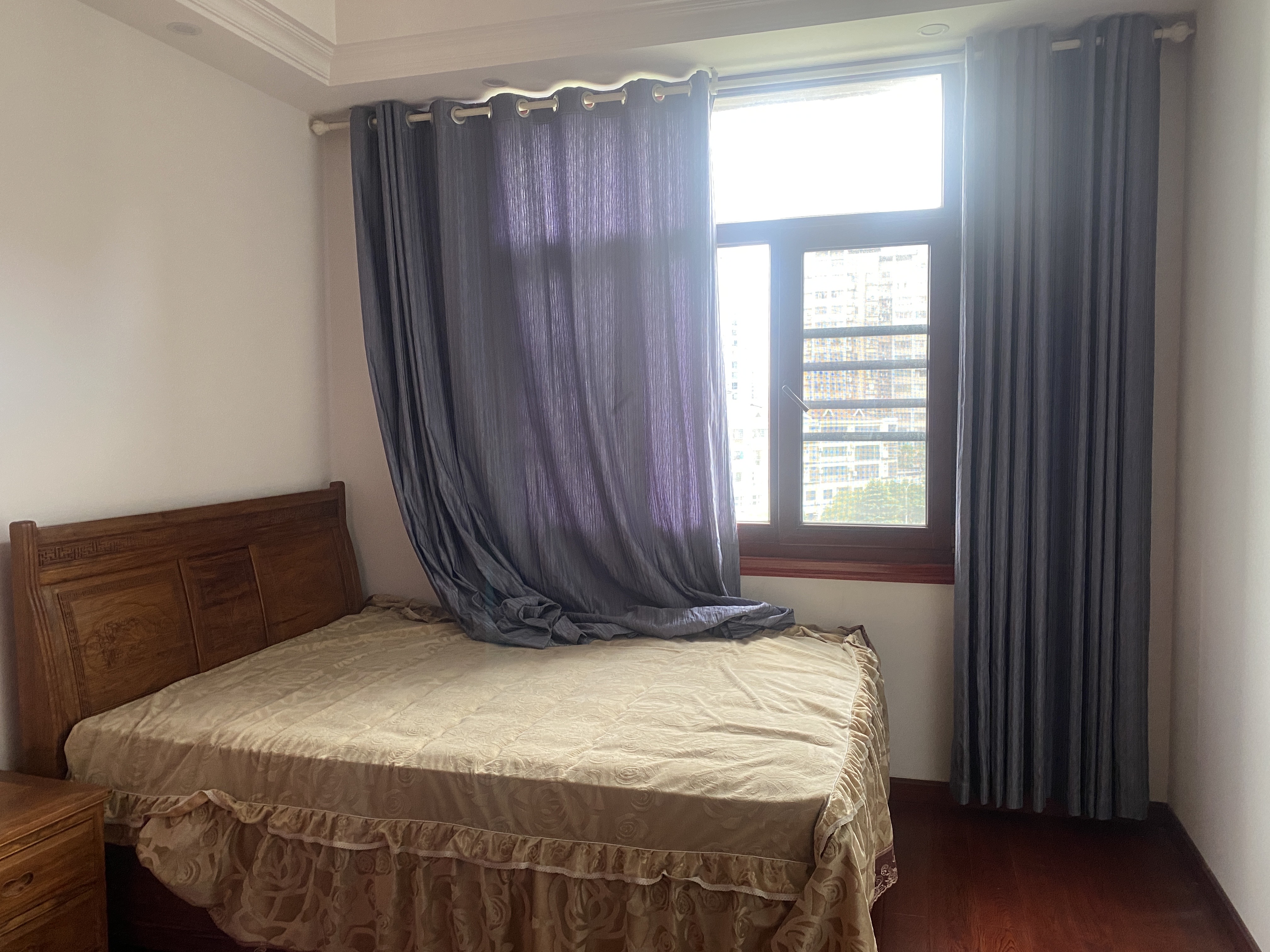 国土鑫苑 4室2厅2卫 138.8万 国土鑫苑 4室2厅2卫 138.8万客厅