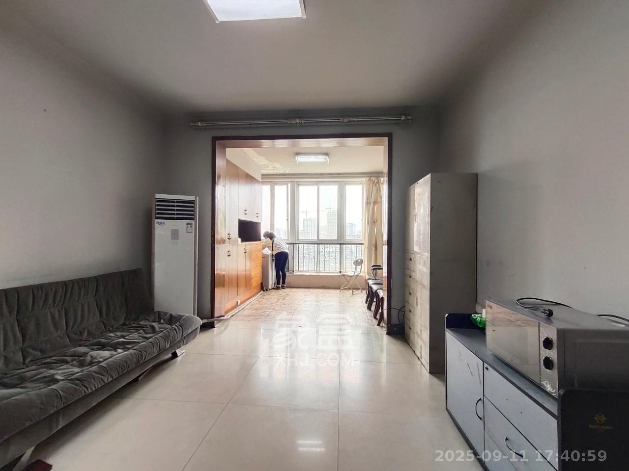 佳润新城（佳润新都）  2室1厅1卫    2400.0元/月室内图