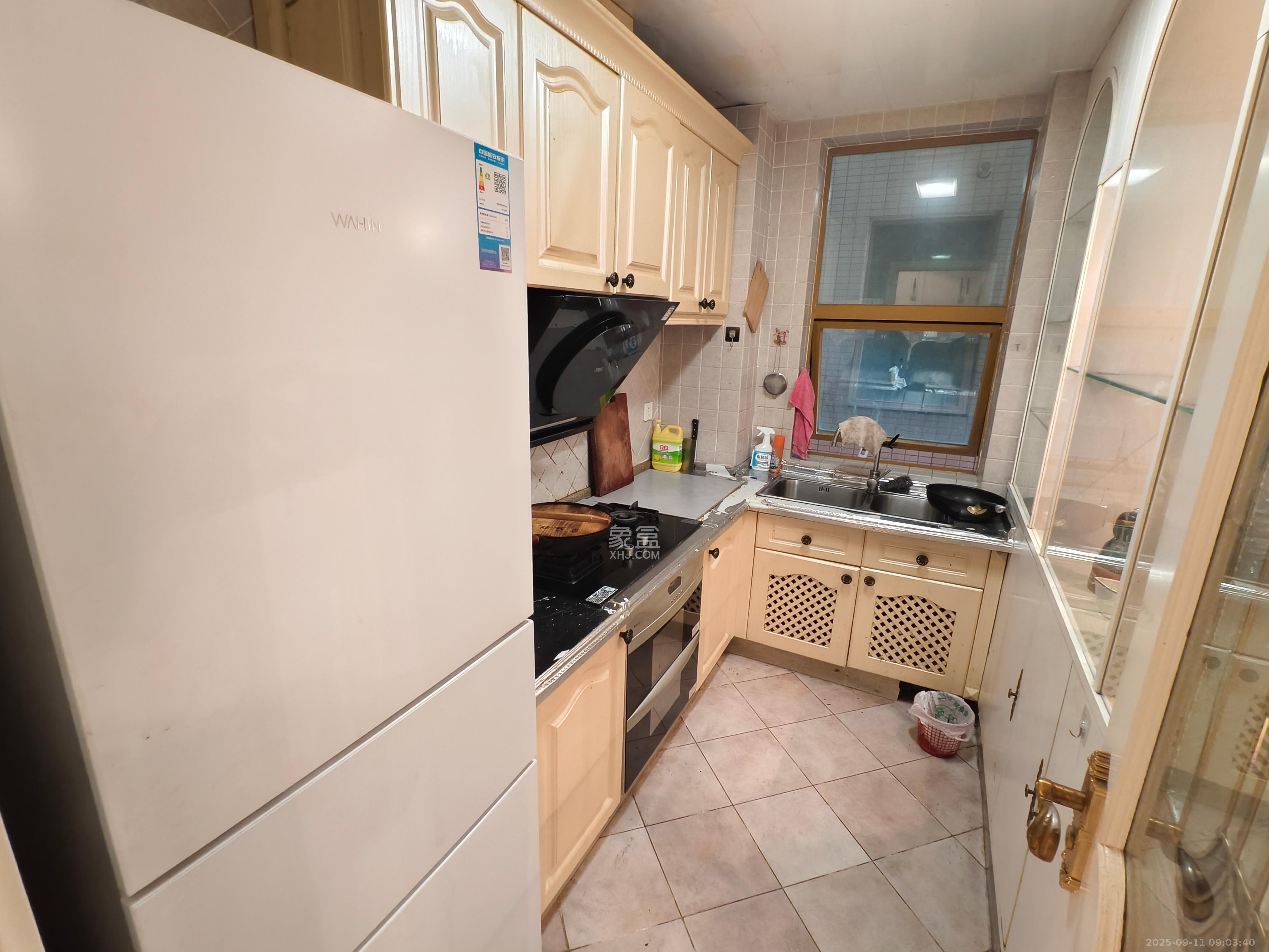 天健芙蓉盛世一期  2室1厅1卫    3200.0元/月室内图