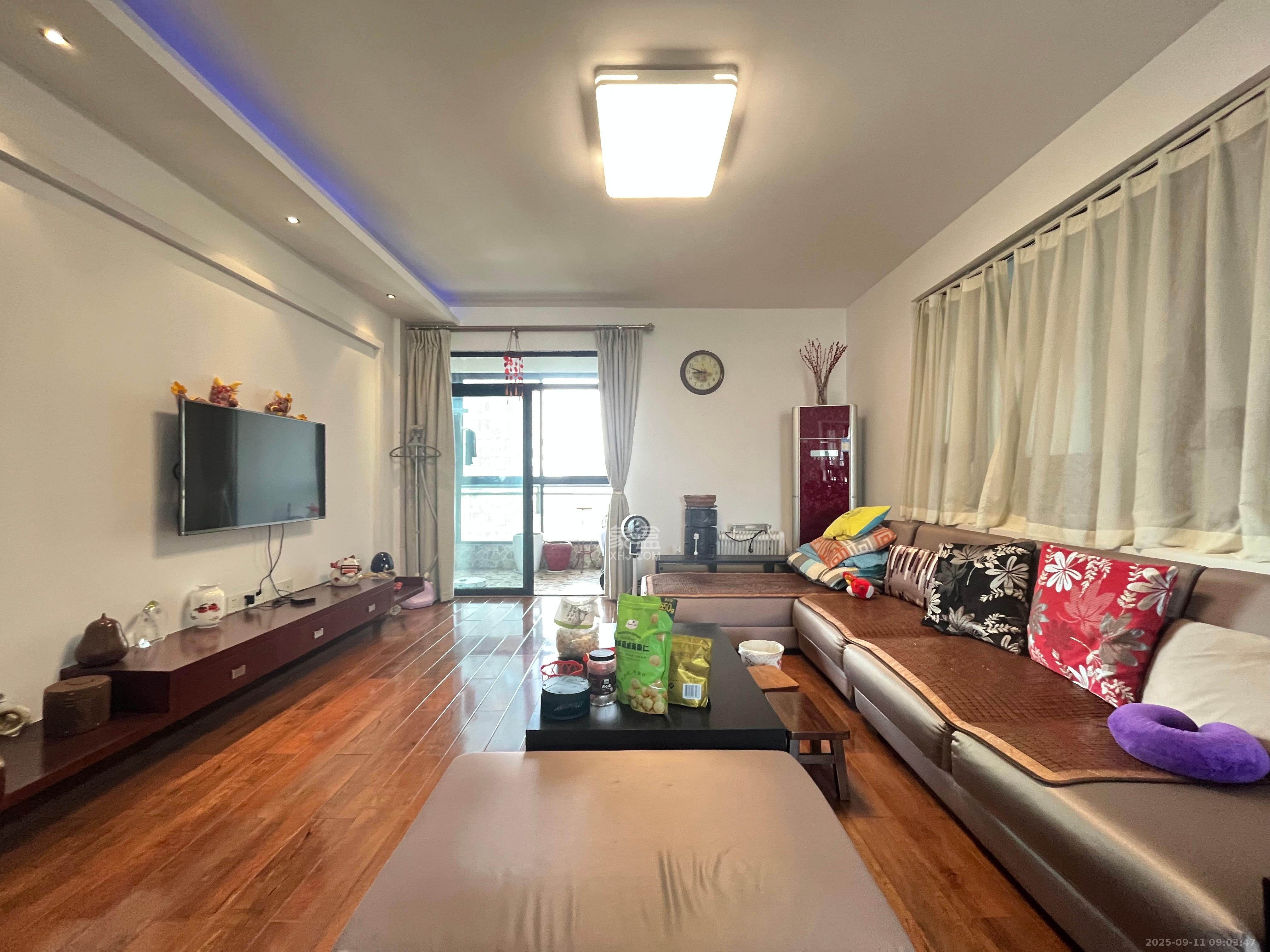 藏珑湖上国际花园 3室2厅2卫 3500.0元/月 藏珑湖上国际花园 3室2厅2卫 3500.0元/月室内图