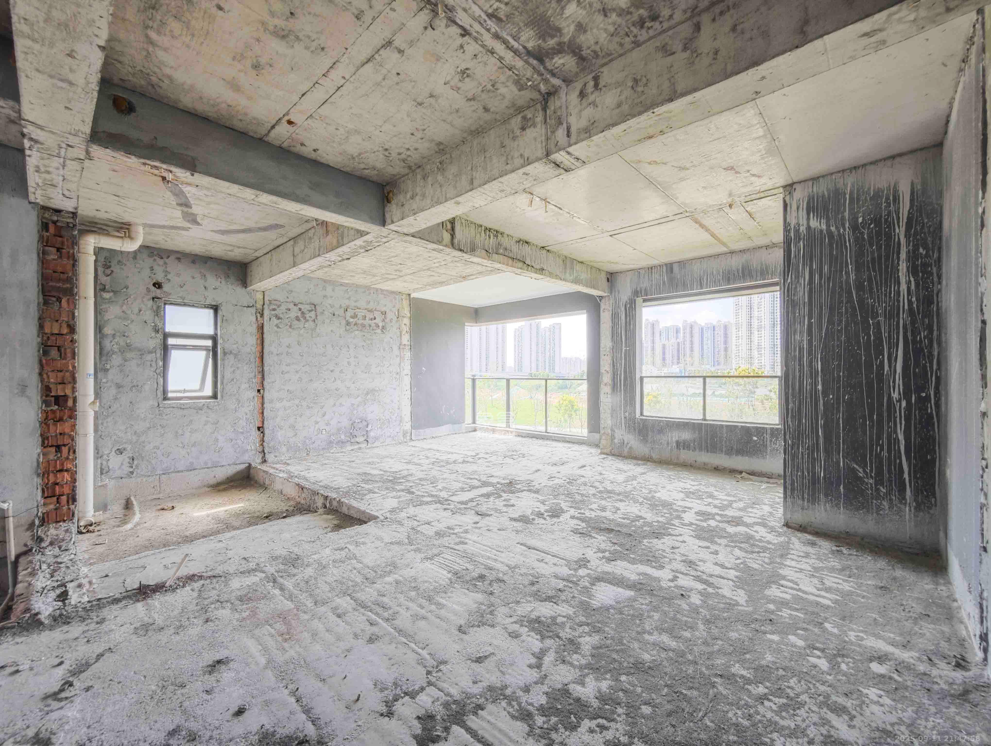 新城明昱东方 6室2厅3卫 408.0万 新城明昱东方 6室2厅3卫 408.0万卧室