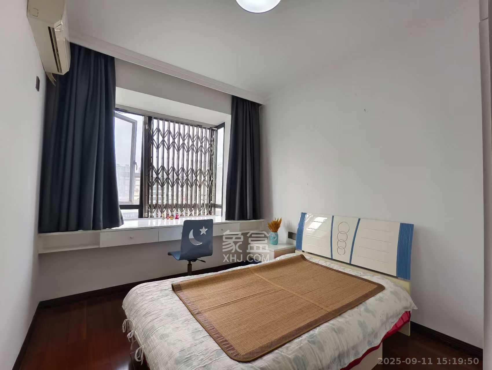 长房东郡  4室2厅2卫    4000.0元/月室内图