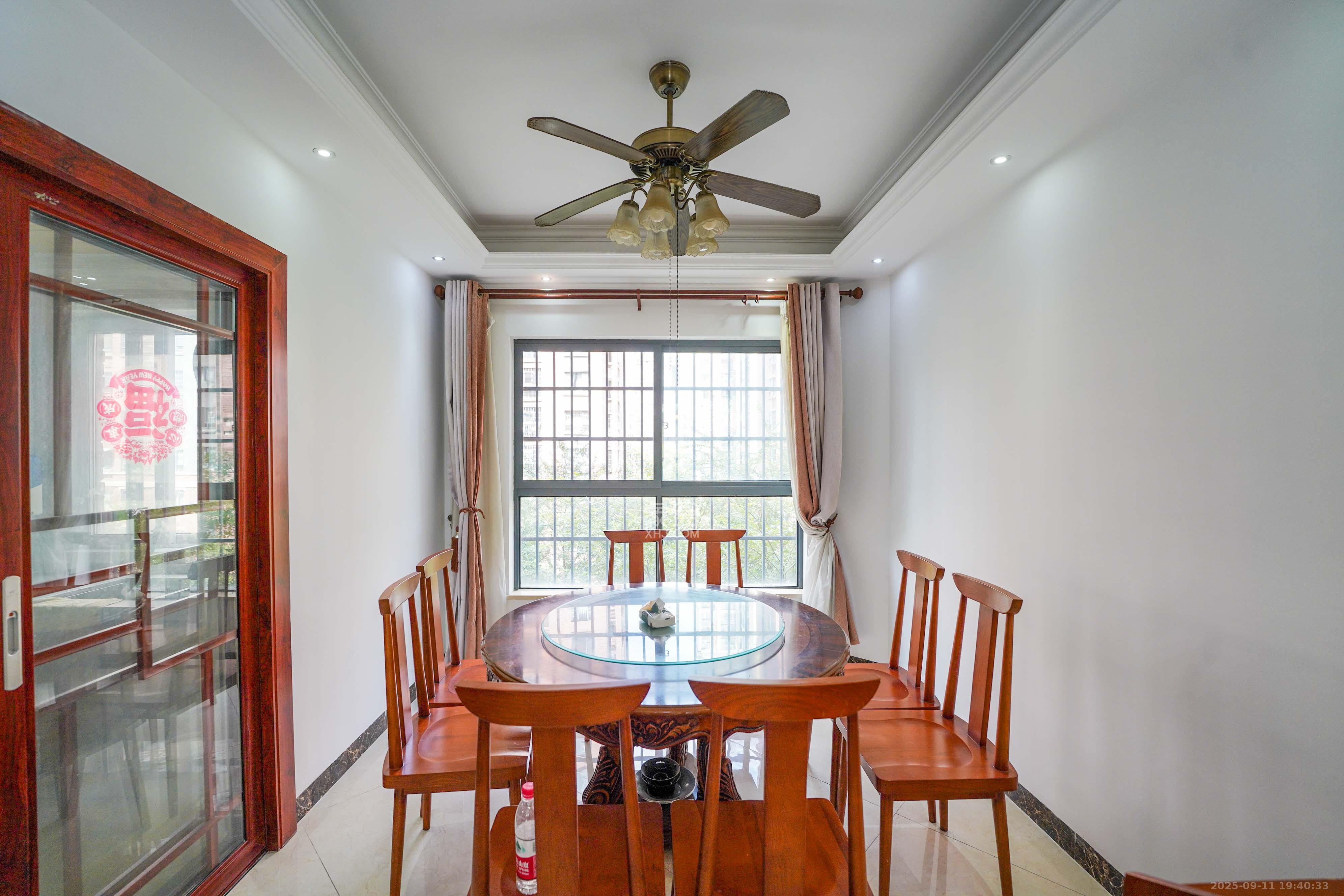 哈佛小镇（五矿哈佛小镇）  3室2厅2卫    85.8万客厅