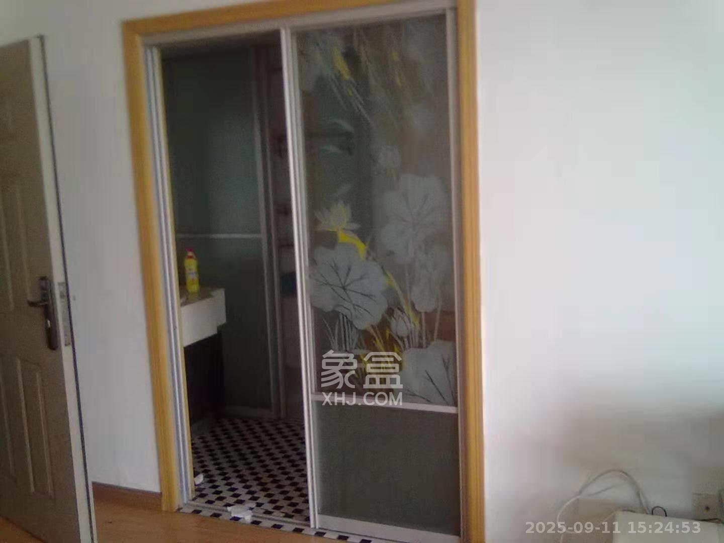 东方新世界  1室1厅1卫    1350.0元/月室内图