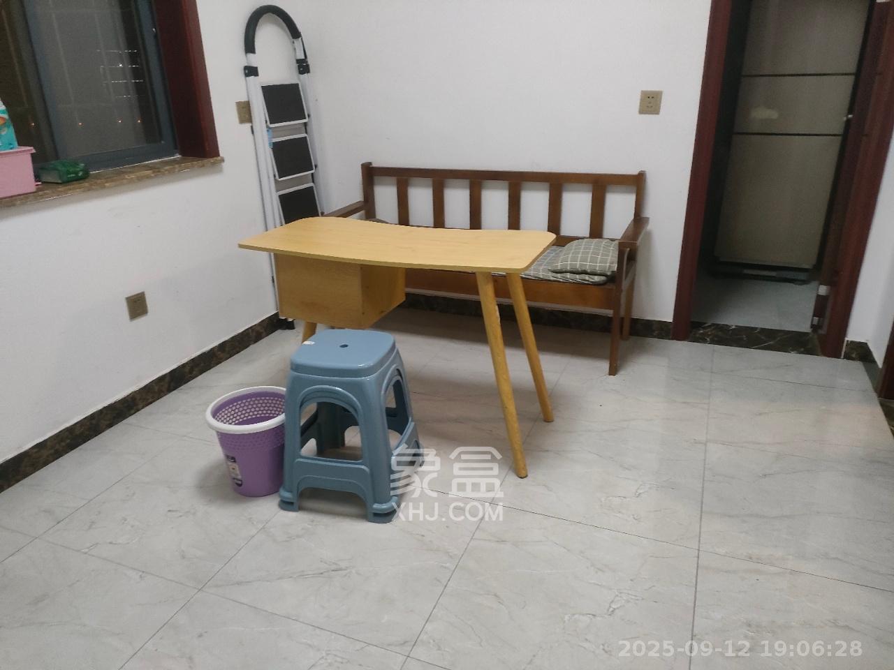 桂花二村 2室1厅1卫 1800.0元/月 桂花二村 2室1厅1卫 1800.0元/月室内图