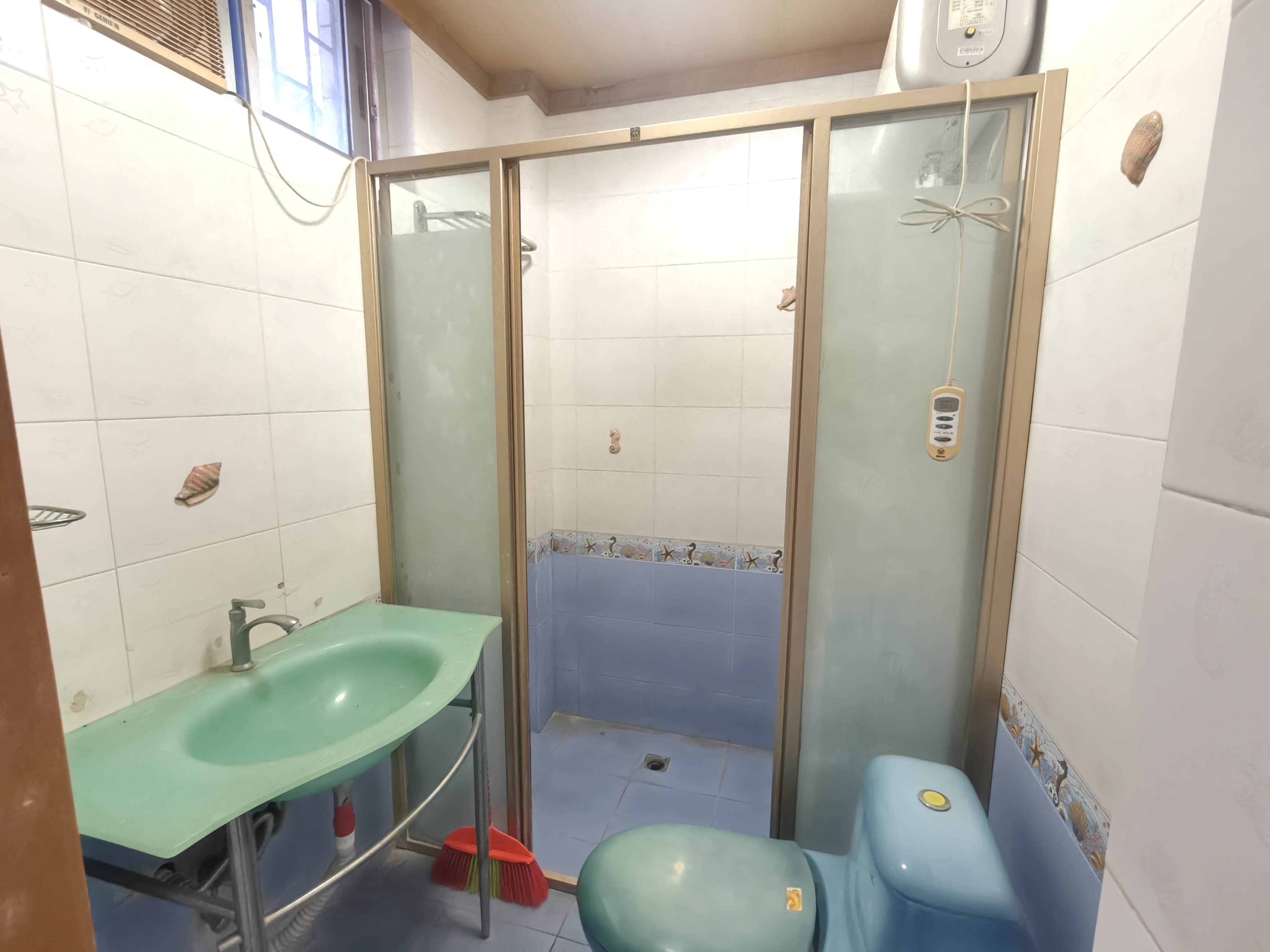 军安花苑  4室2厅2卫    3000.0元/月室内图