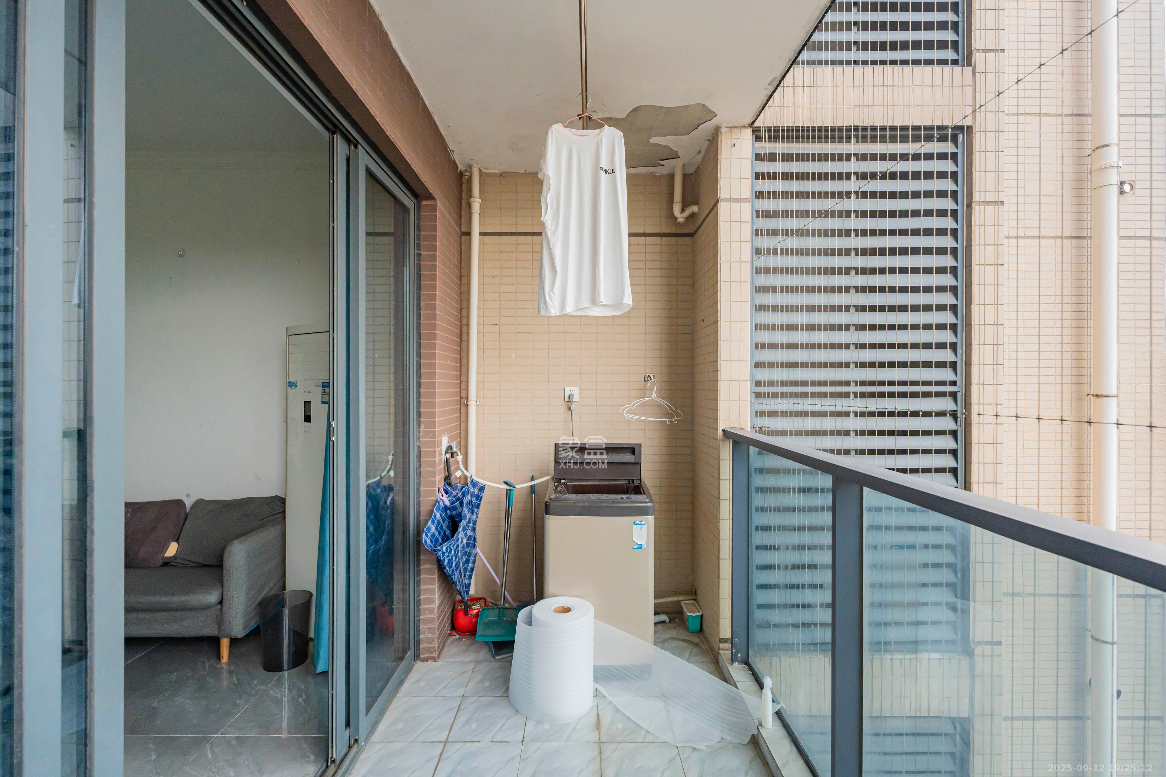 里约荟 3室2厅2卫 90.0万 里约荟 3室2厅2卫 90.0万阳台