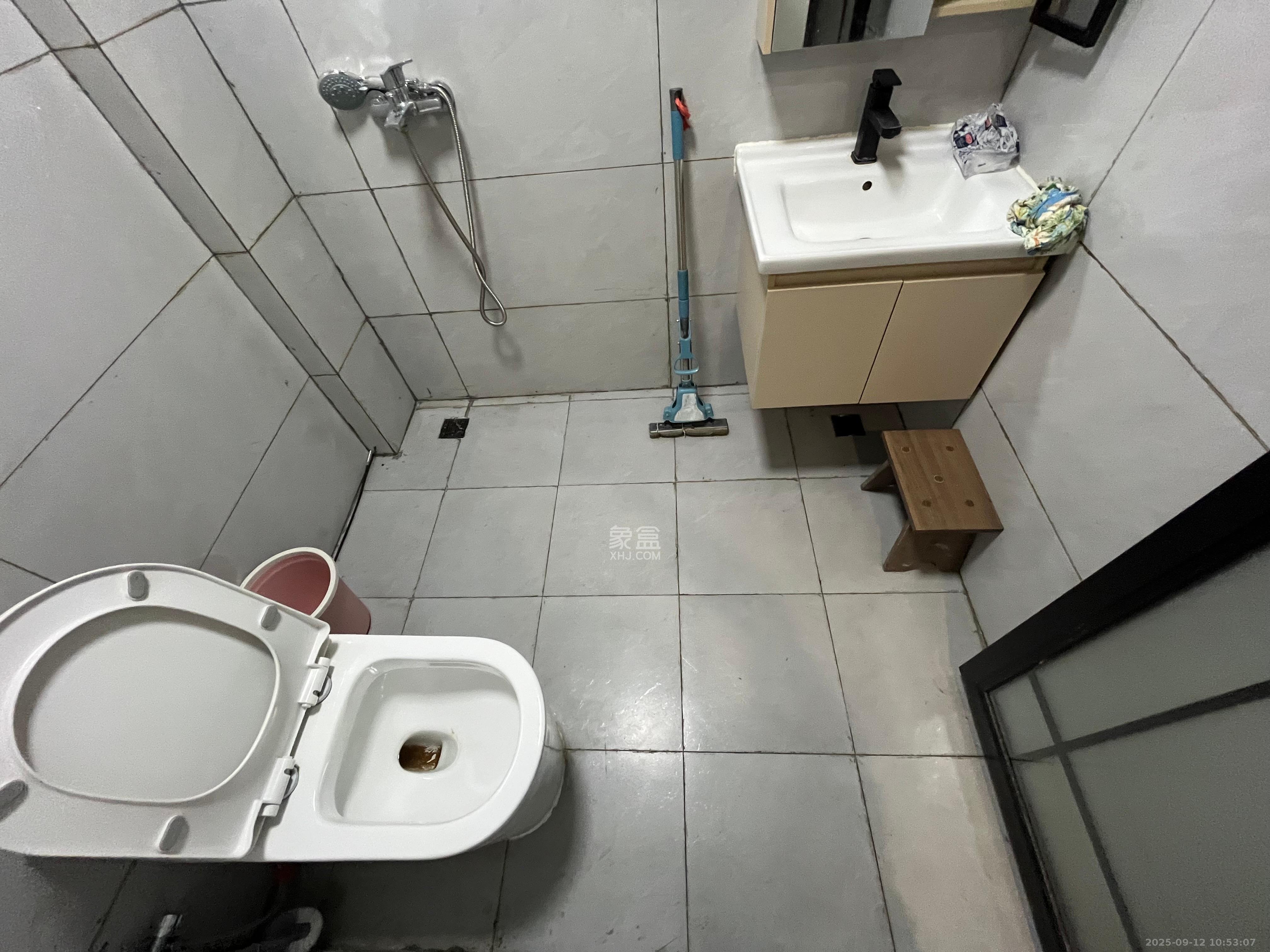 金辉优步花园 4室2厅2卫 1300.0元/月 金辉优步花园 4室2厅2卫 1300.0元/月室内图