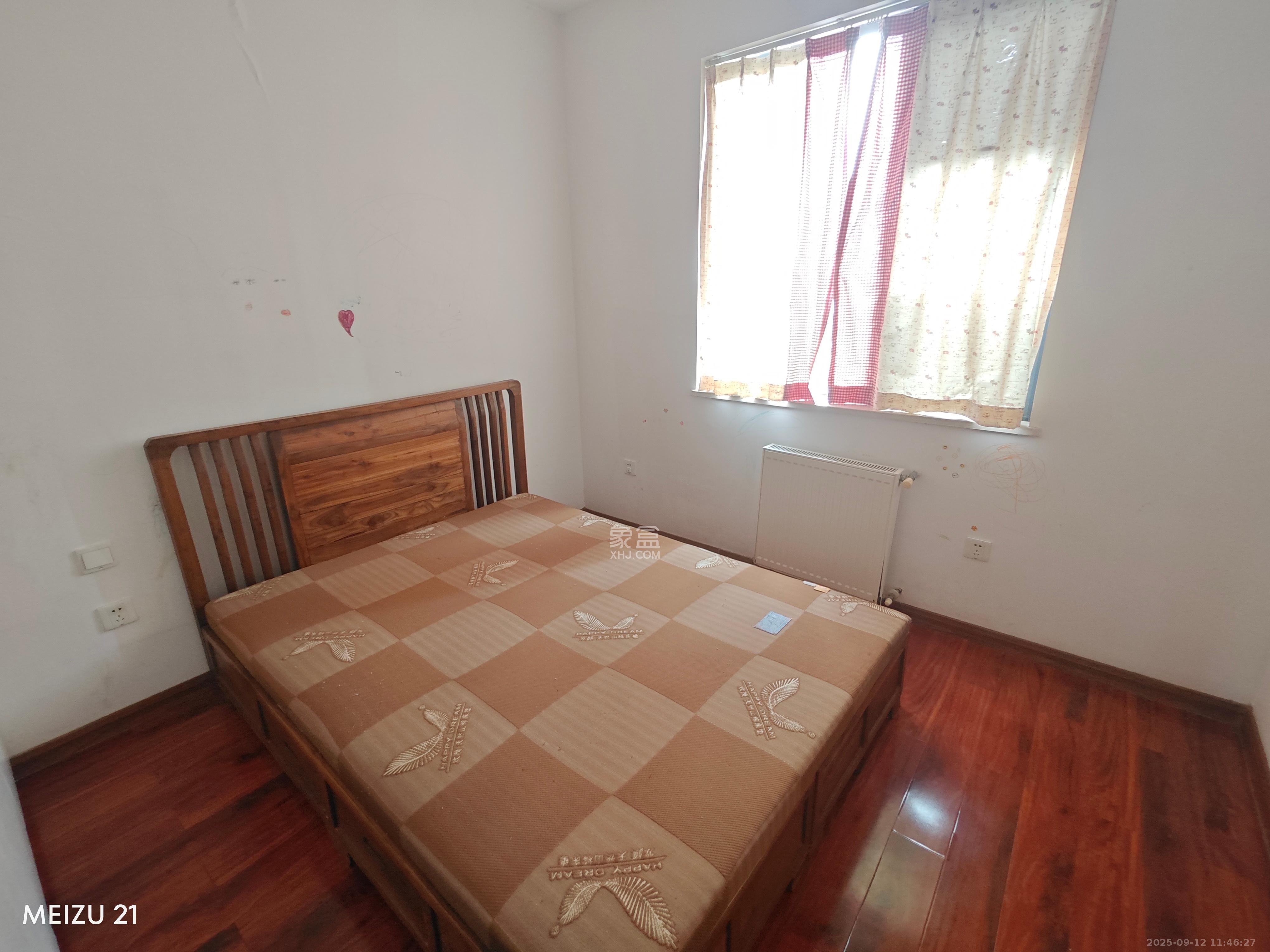 龙湾1号公馆 3室2厅1卫 2400.0元/月 龙湾1号公馆 3室2厅1卫 2400.0元/月室内图