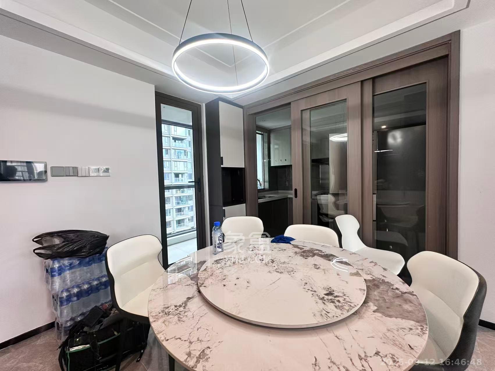 正荣滨江紫阙台  4室2厅3卫    5500.0元/月室内图