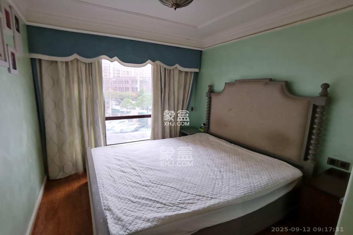 欧莱雅郡 4室2厅2卫 3400.0元/月 欧莱雅郡 4室2厅2卫 3400.0元/月室内图