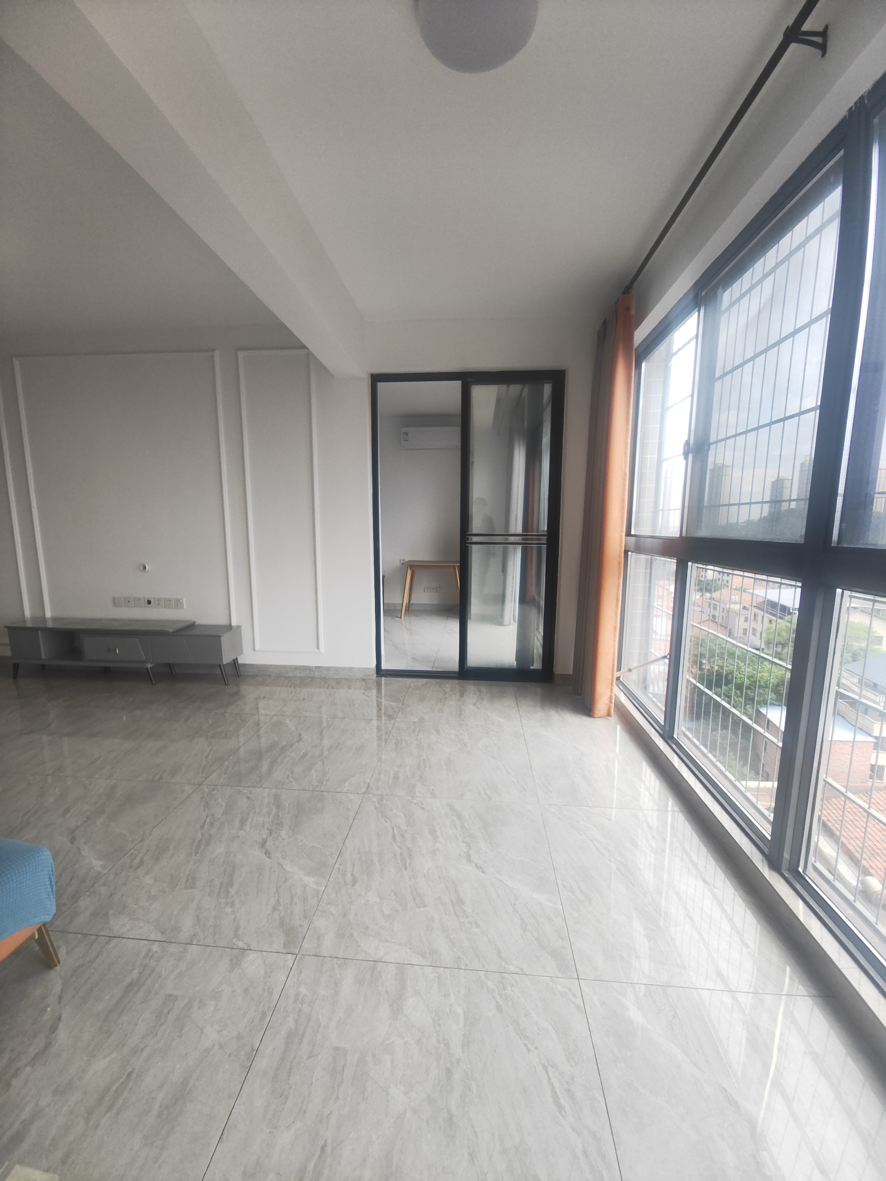 东城明珠 3室2厅2卫 2200.0元/月 东城明珠 3室2厅2卫 2200.0元/月室内图