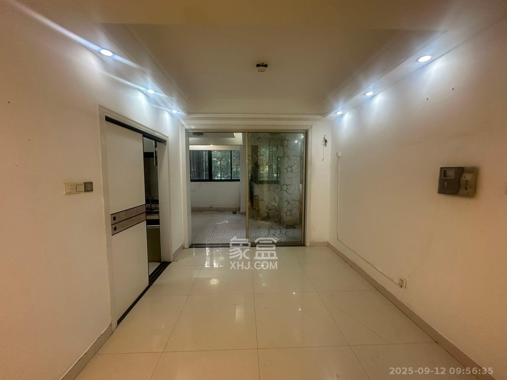 湘江世纪城聚江苑 1室2厅2卫 2800.0元/月 湘江世纪城聚江苑 1室2厅2卫 2800.0元/月室内图