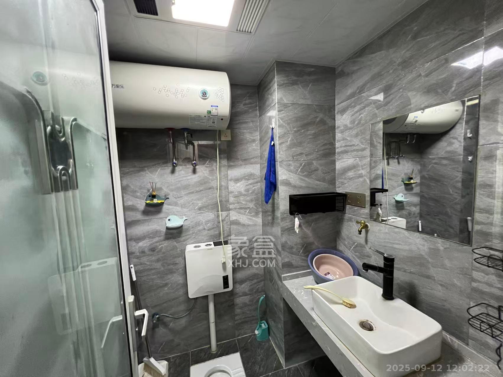 中南国际眼镜城(中伟商业中心) 1室0厅0卫 1300.0元/月 中南国际眼镜城(中伟商业中心) 1室0厅0卫 1300.0元/月室内图