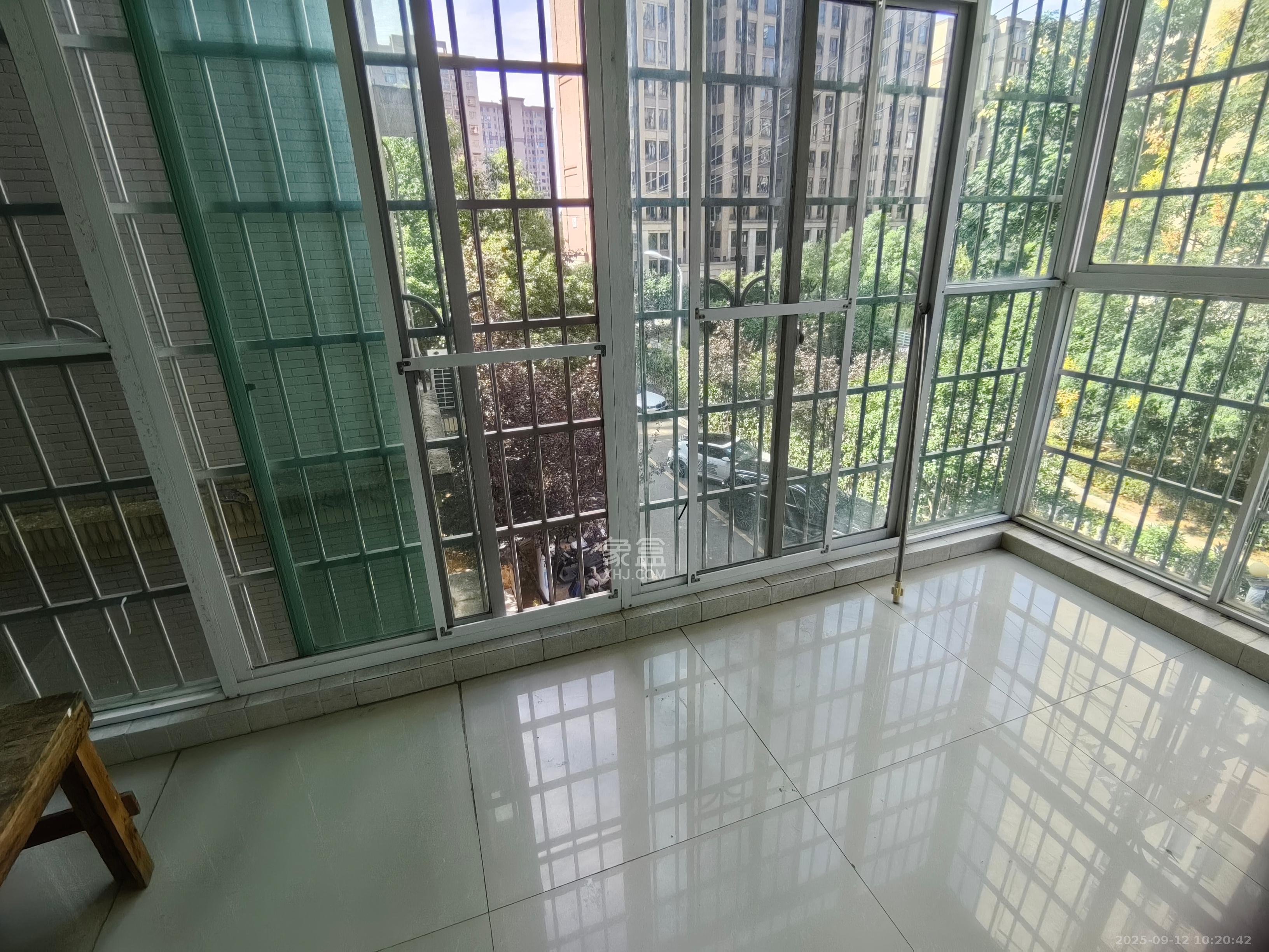 洞井二小区 3室2厅1卫 1900.0元/月 洞井二小区 3室2厅1卫 1900.0元/月室内图